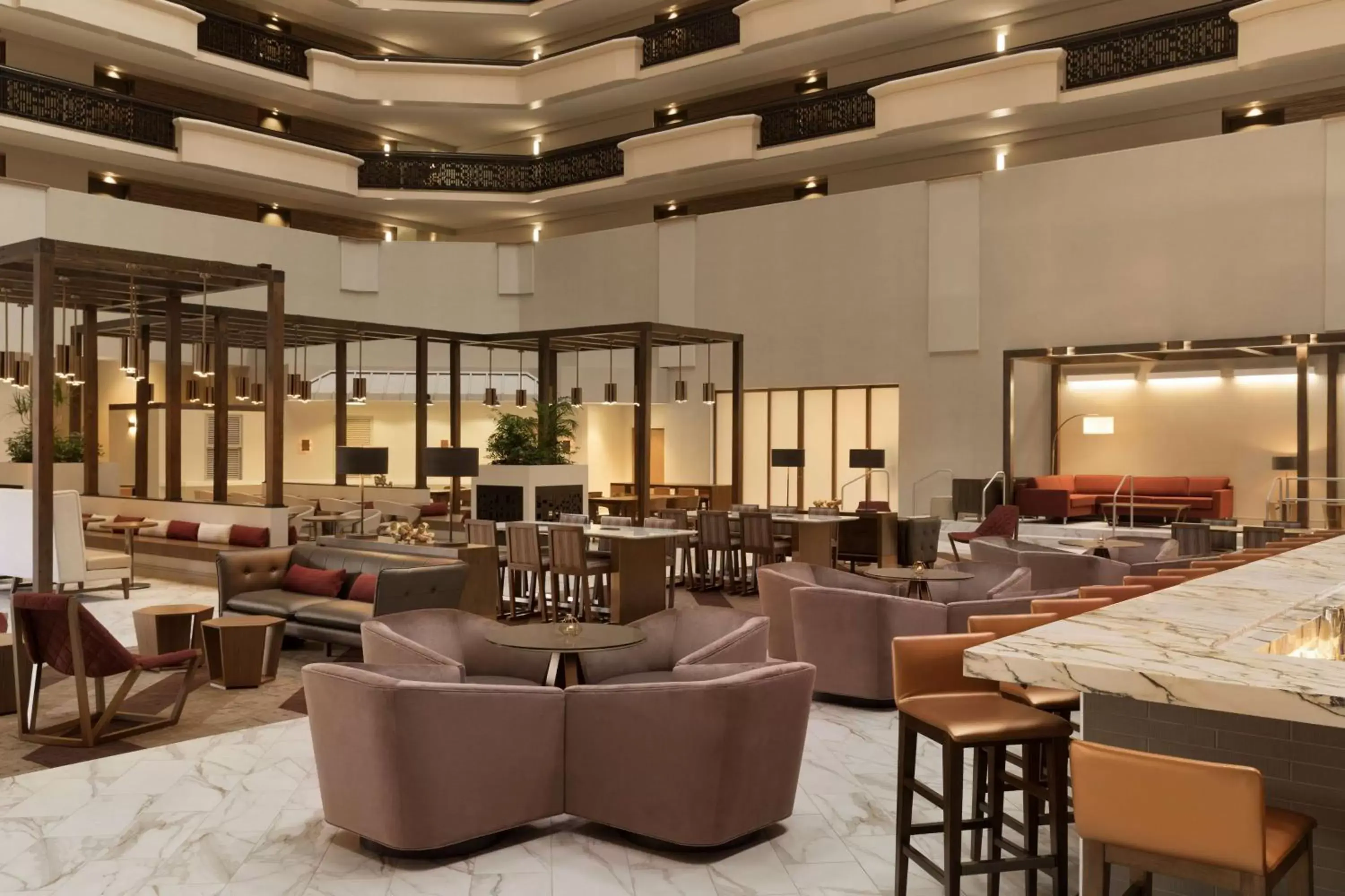 Lounge or bar, Restaurant/Places to Eat in Embassy Suites by Hilton Phoenix Downtown North