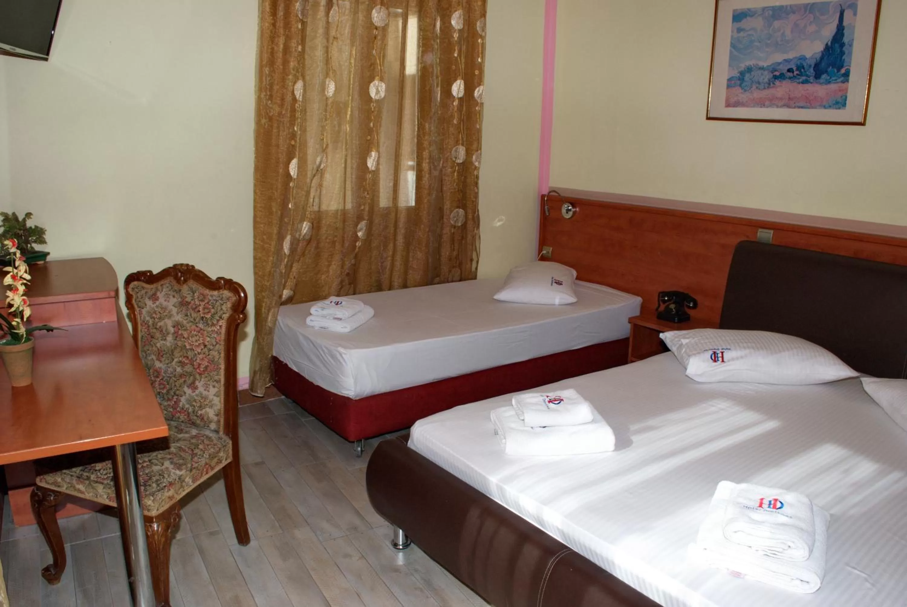 Bed in Diethnes Hotel