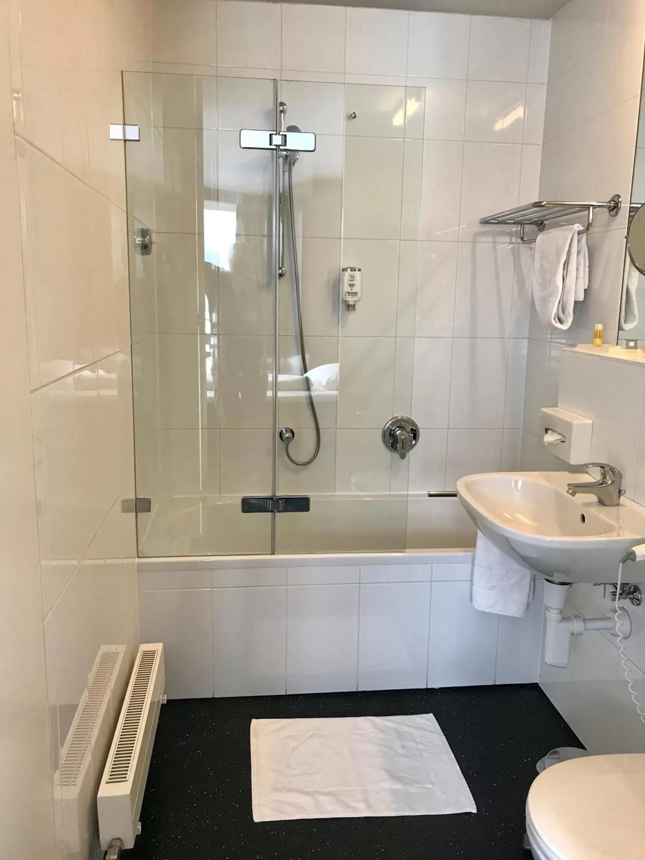 Toilet in Parkhotel Hall in Tirol