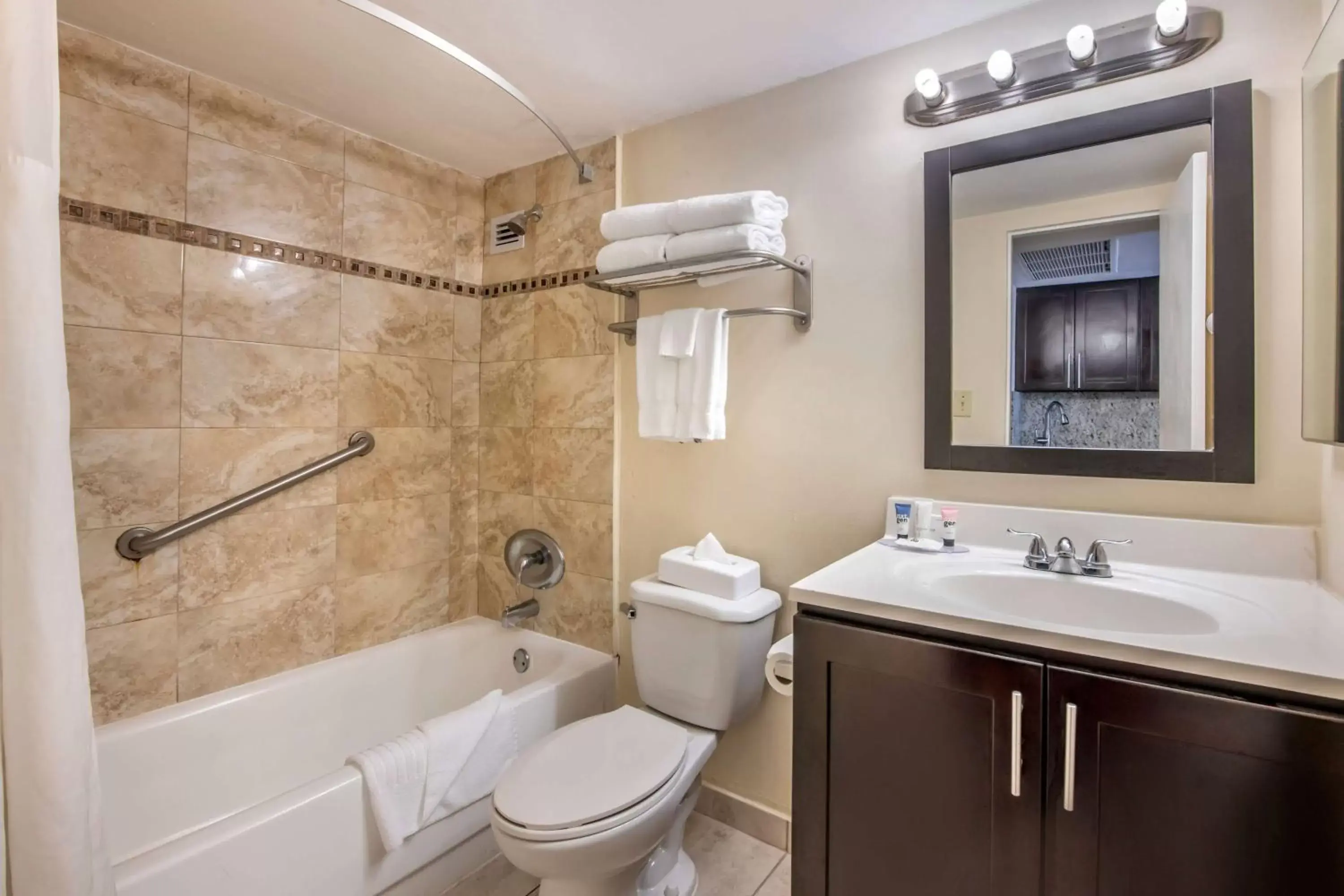 TV and multimedia, Bathroom in Ramada Plaza by Wyndham Marco Polo Beach Resort