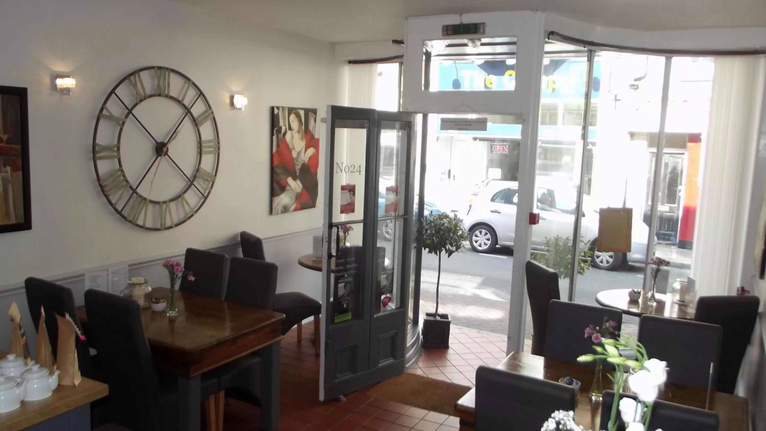 Coffee/tea facilities in No24 Ventnor