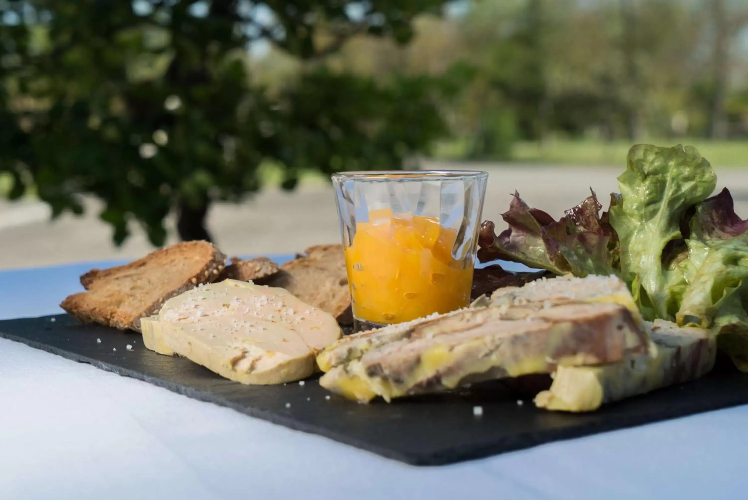 Restaurant/places to eat in Best Western Plus Le Canard sur le Toit Restaurant/places to eat in Best Western Plus Le Canard sur le Toit
