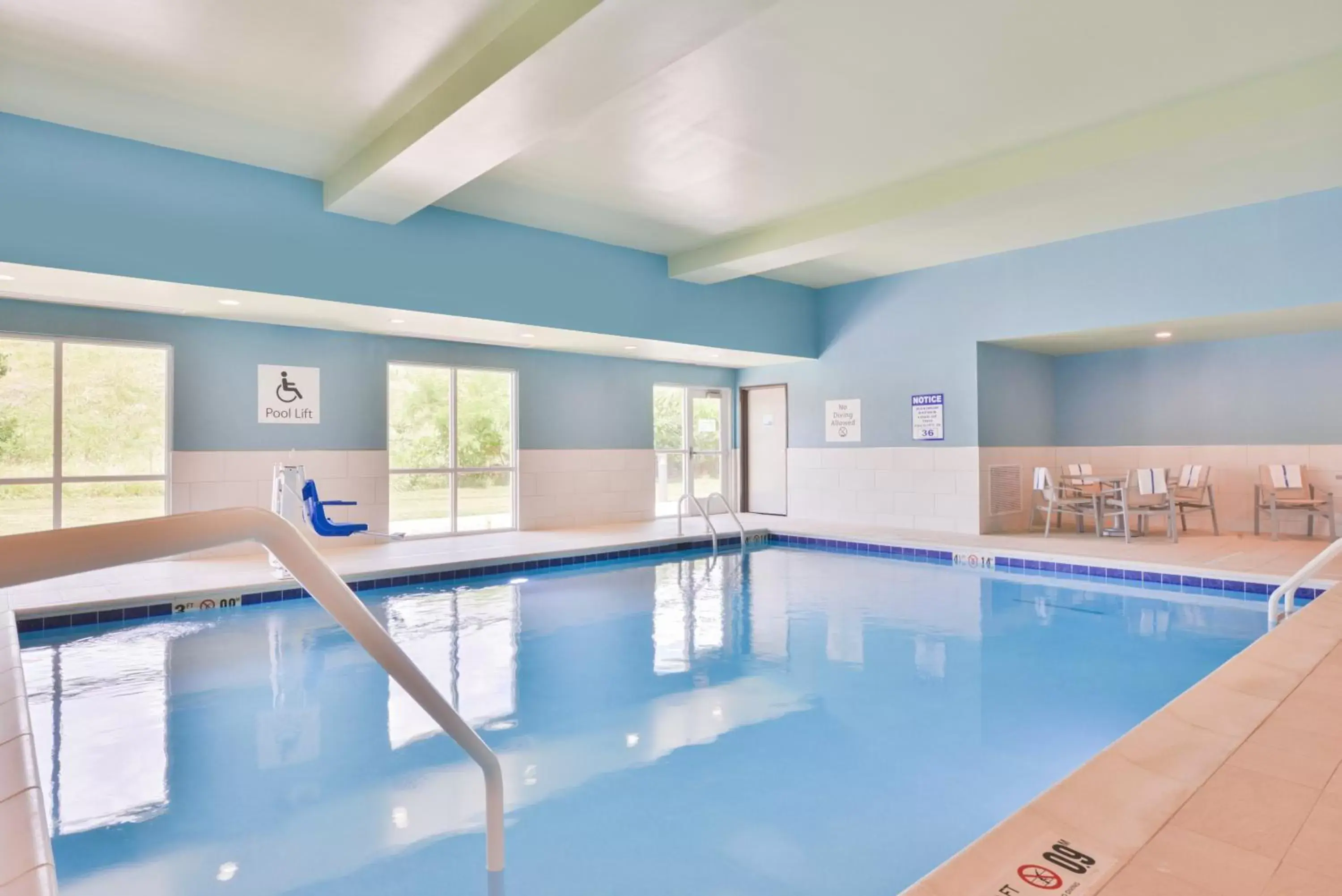 Swimming Pool in Holiday Inn Express & Suites Salem, an IHG Hotel