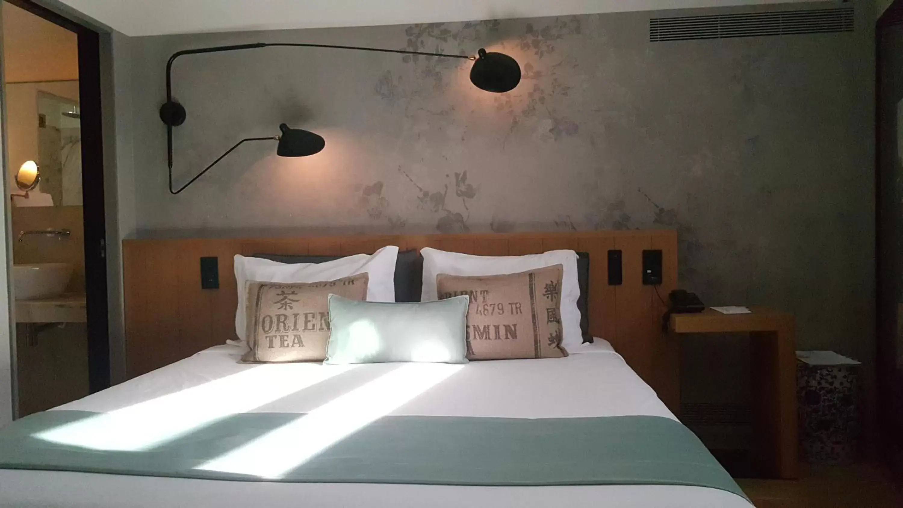 Classic Twin Room in Descobertas Boutique Hotel Porto