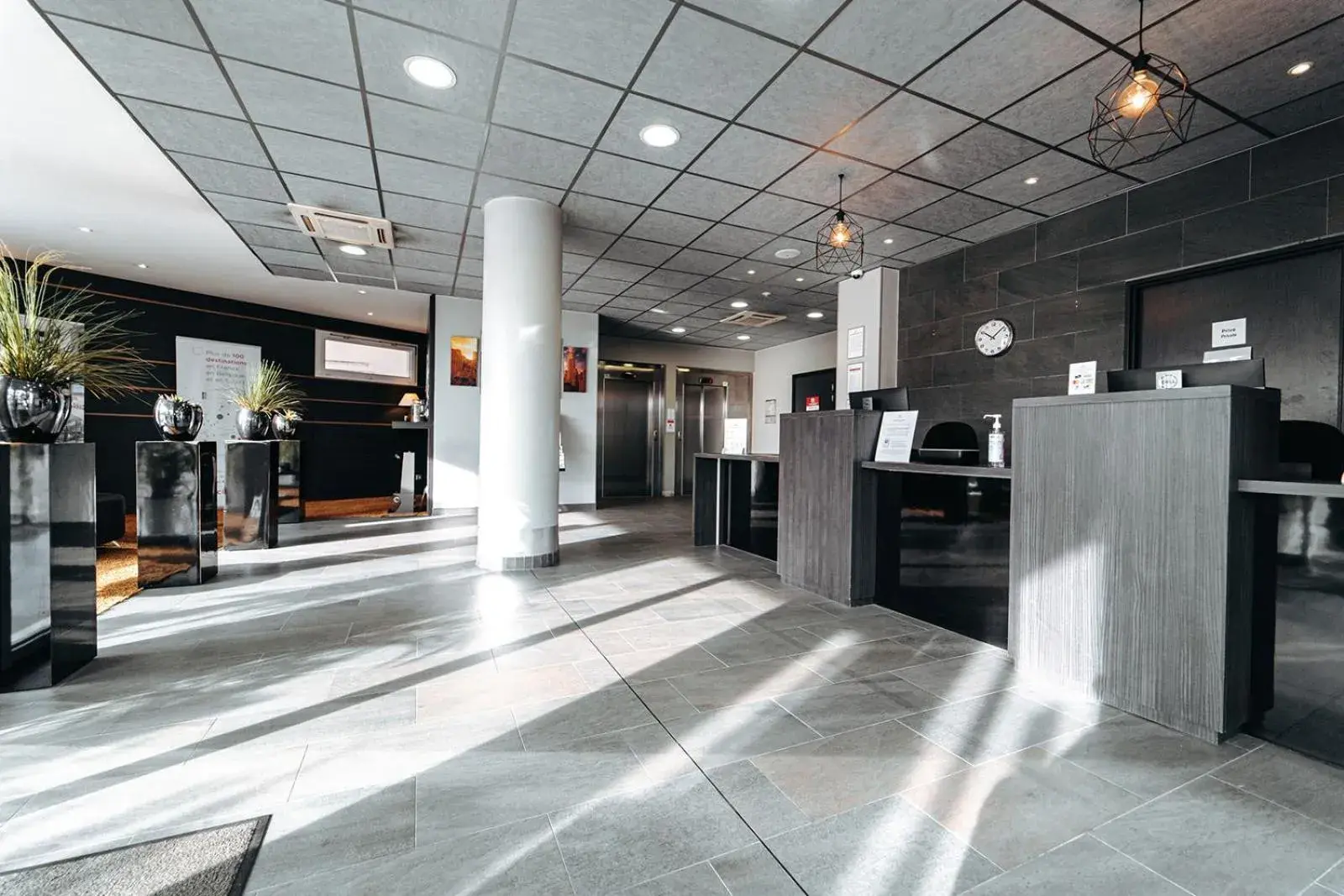 Lobby or reception, Lobby/Reception in Park & Suites Elegance Lyon - Cite Internationale