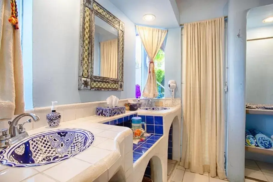 Bathroom in Villas Jardin Del Mar