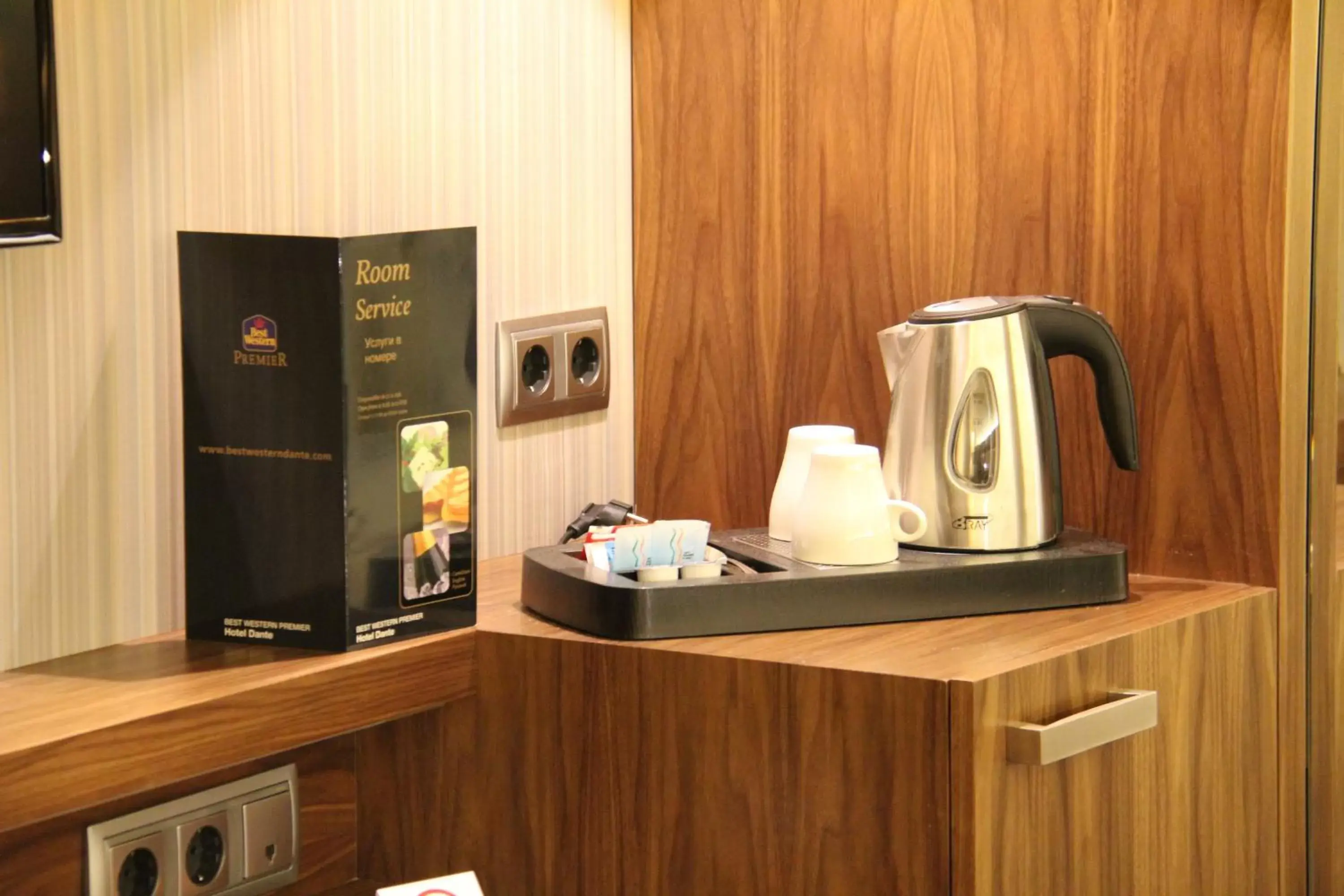 Coffee/Tea Facilities in Best Western Premier Hotel Dante