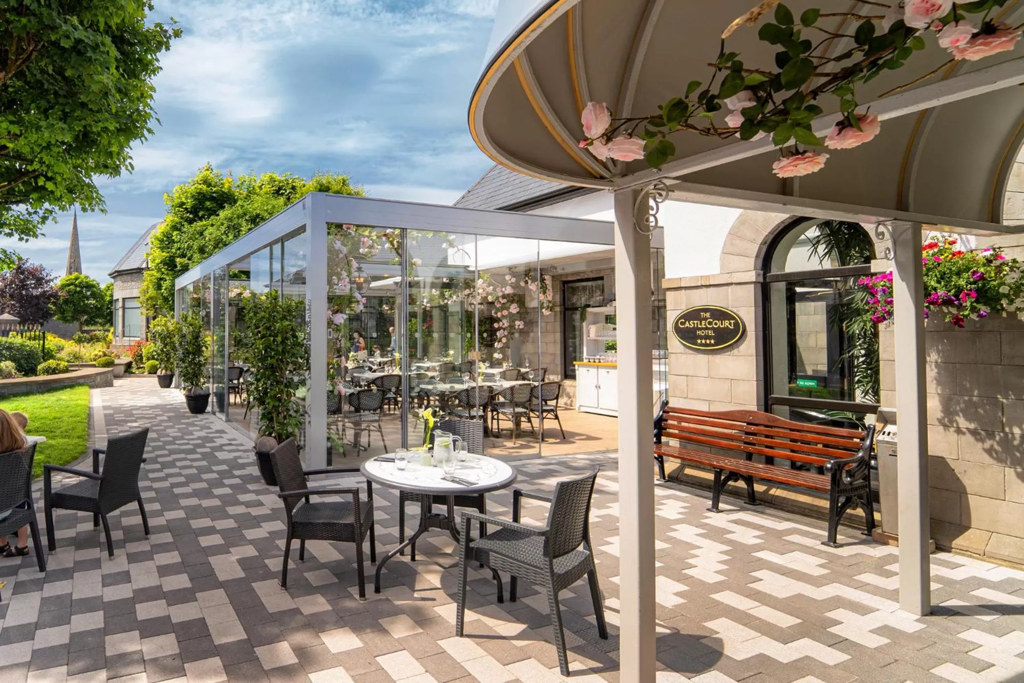 Restaurant/places to eat in Castlecourt Hotel, Spa & Leisure