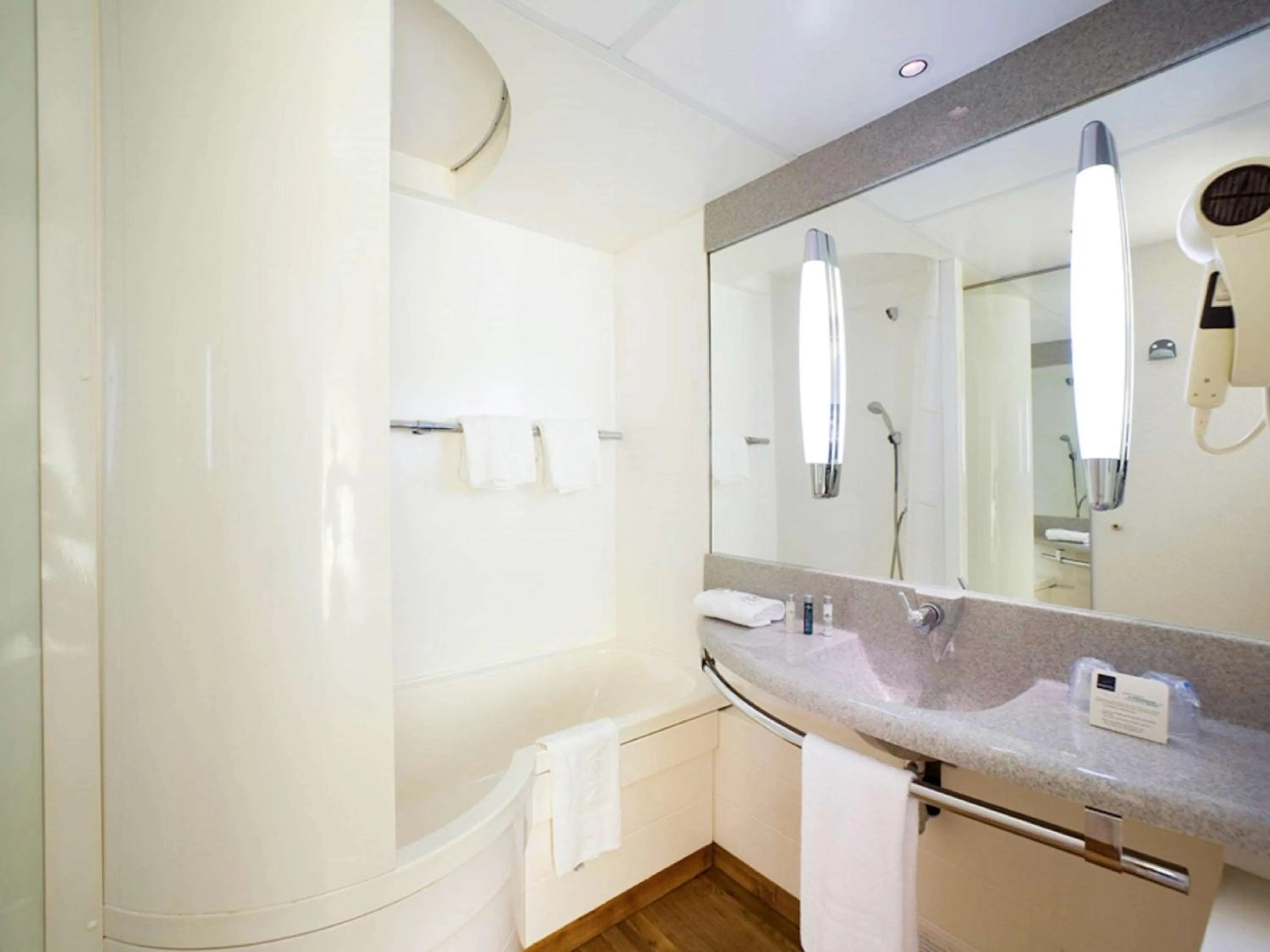 Classic Double Room with Sofa Bed in Novotel Marseille Est Porte d'Aubagne