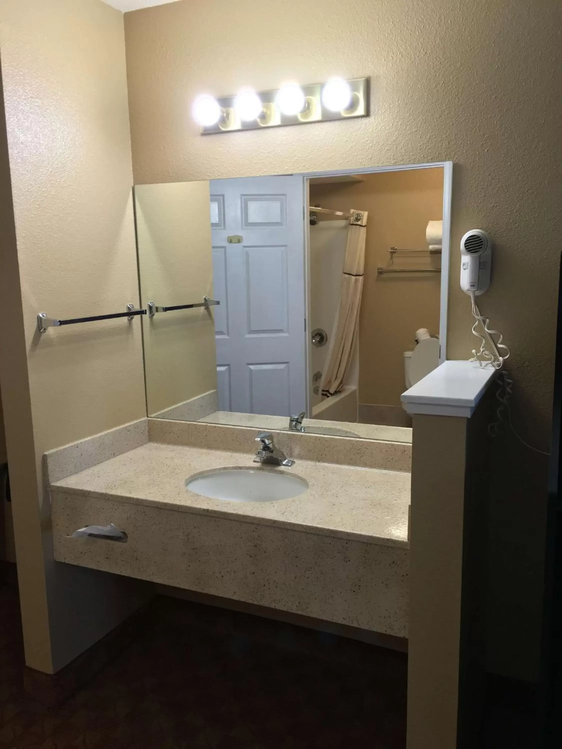 Bathroom in Best Western Fallon Inn & Suites