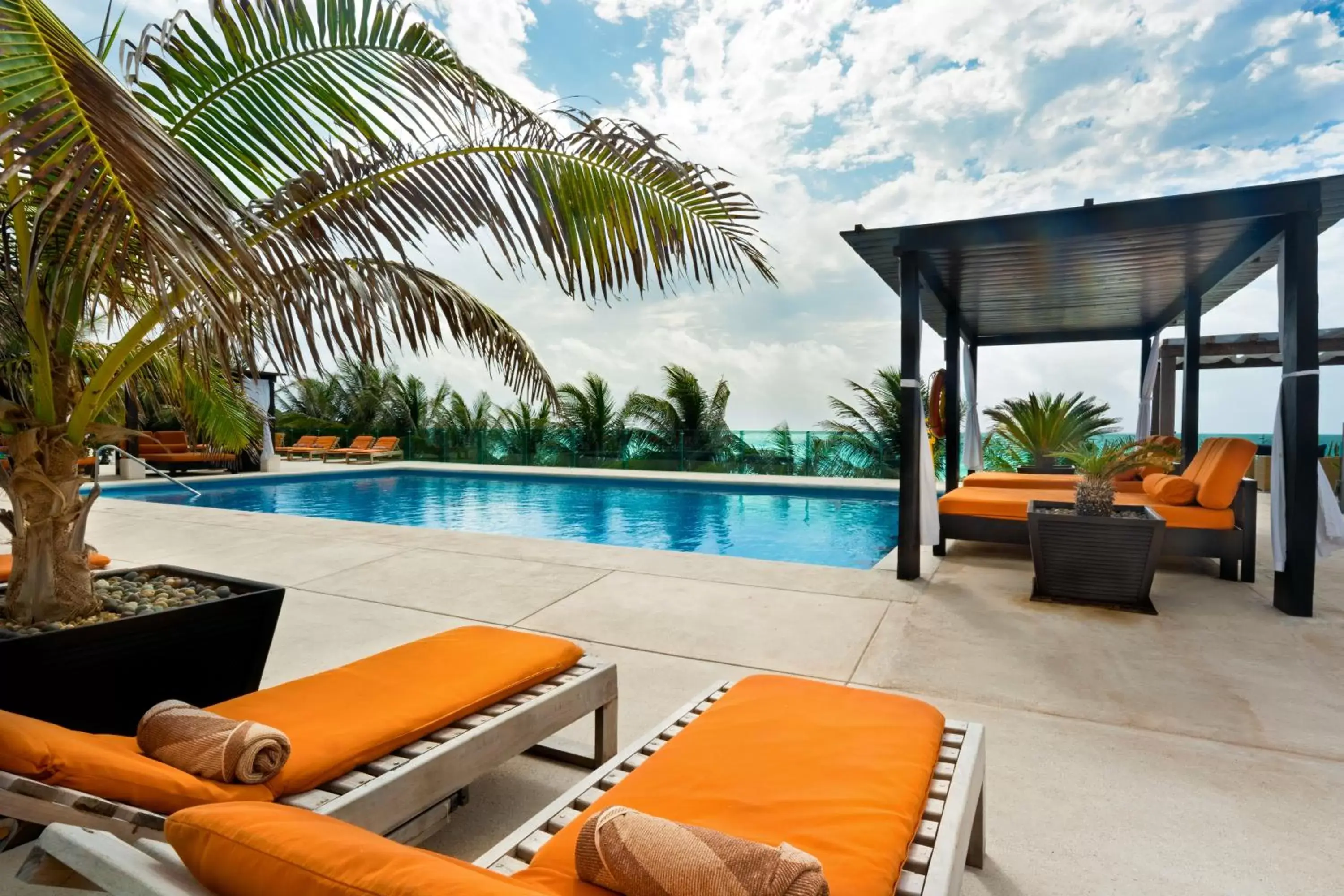 Swimming Pool in Flamingo Cancun Resort