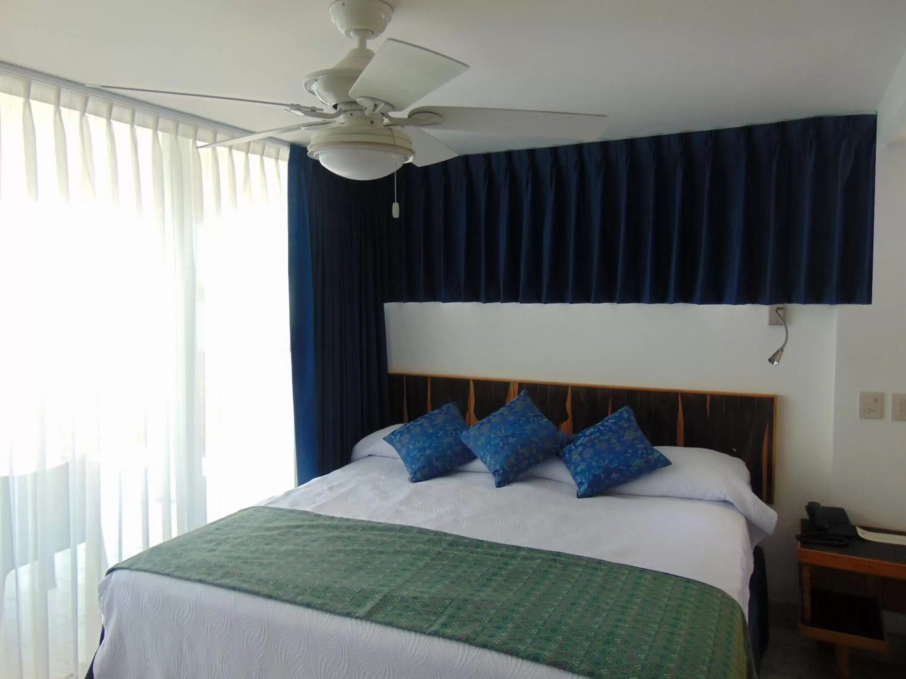 Property building, Bed in Hotel Rosita