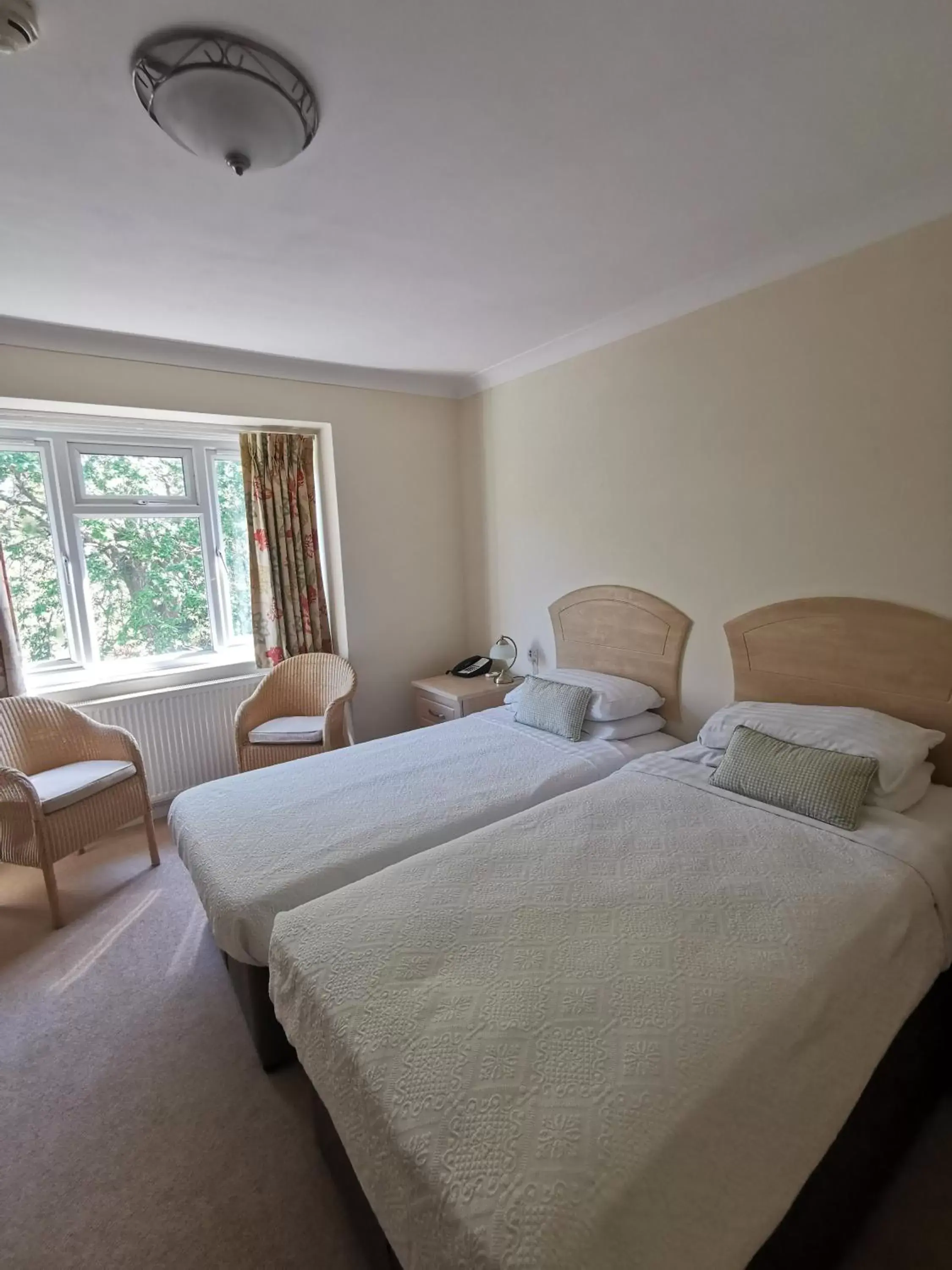 Standard Twin Room in The Grove Hotel Standard Twin Room in The Grove Hotel