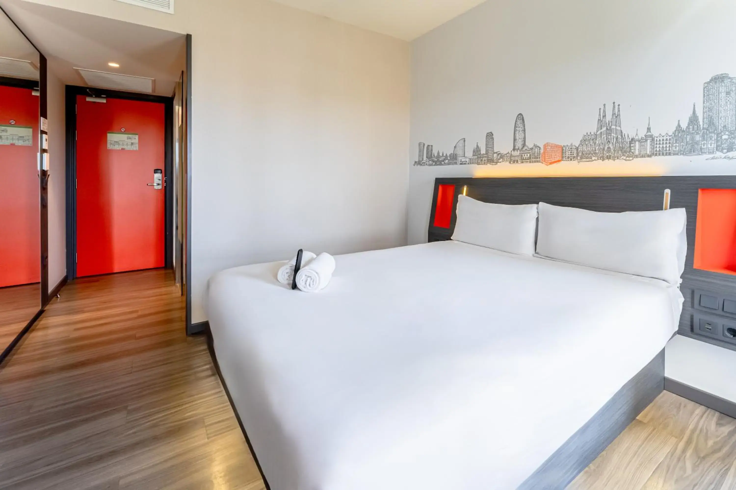 Bedroom, Bed in easyHotel Barcelona Fira