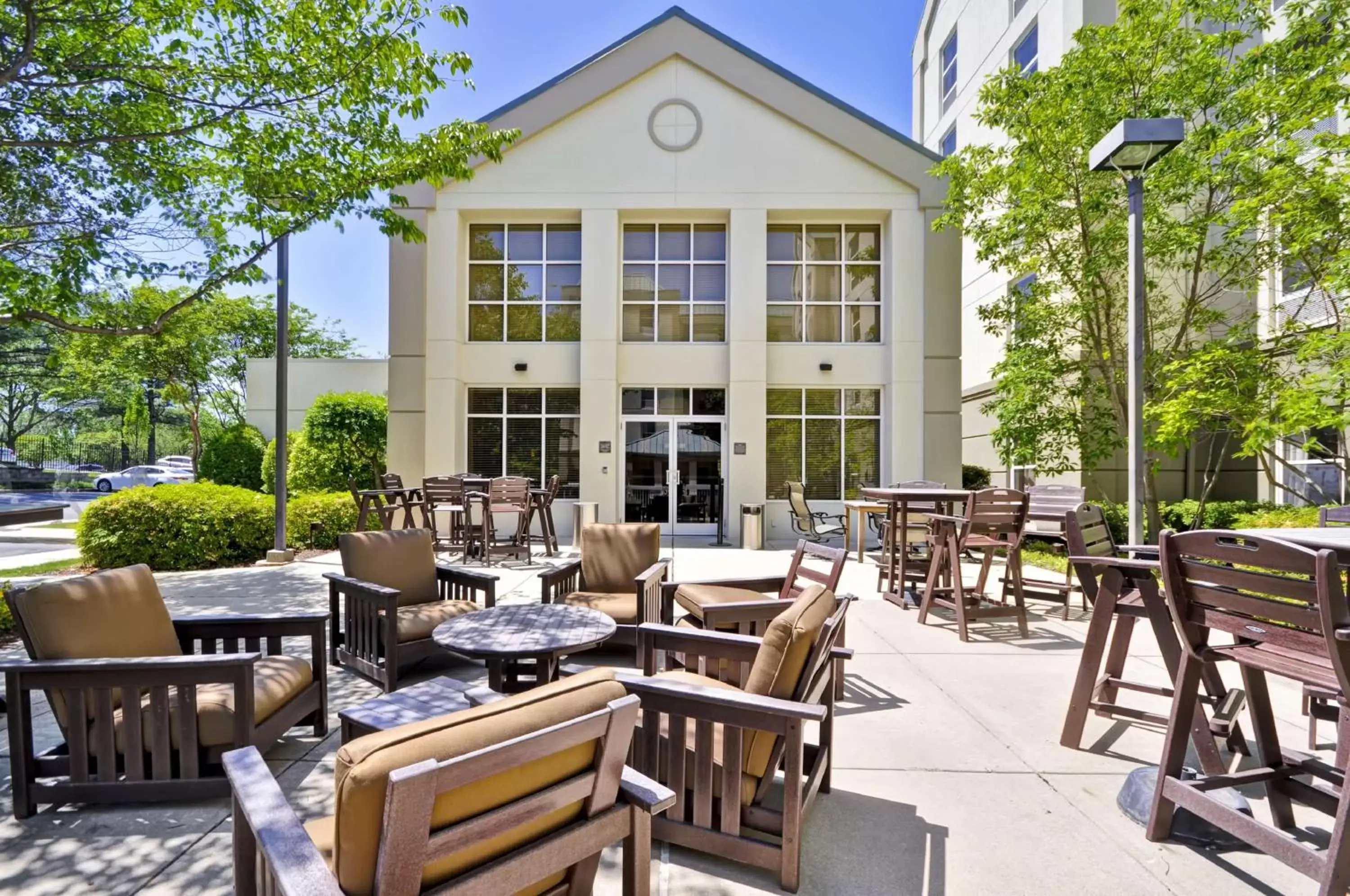 Pool view, Restaurant/Places to Eat in Hampton Inn & Suites Memphis East