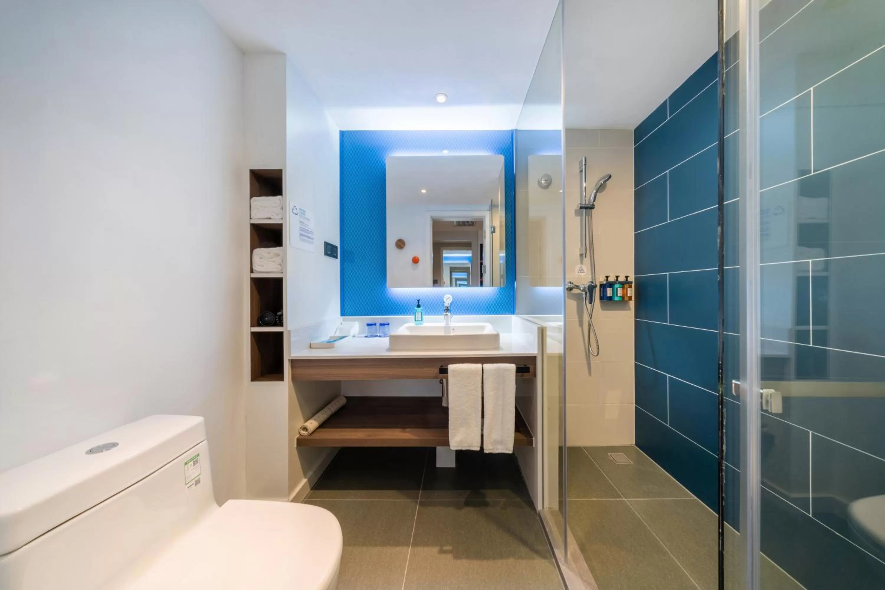Shower in Holiday Inn Express Hangzhou Westlake East by IHG