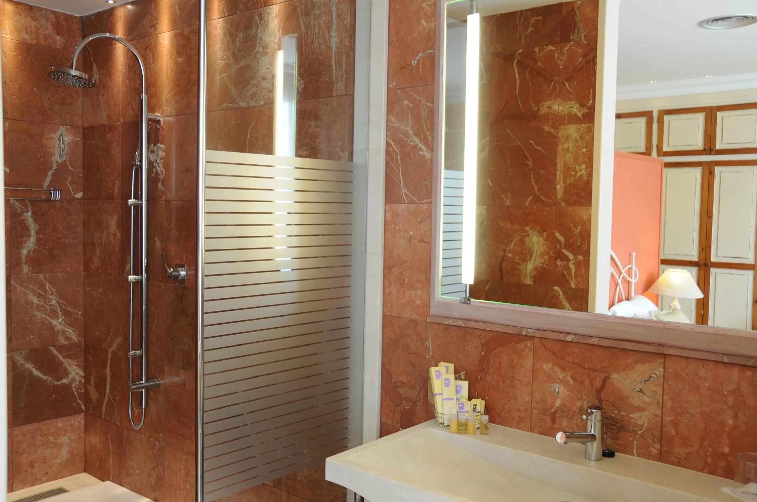 Bathroom in Hotel restaurant Ceferino