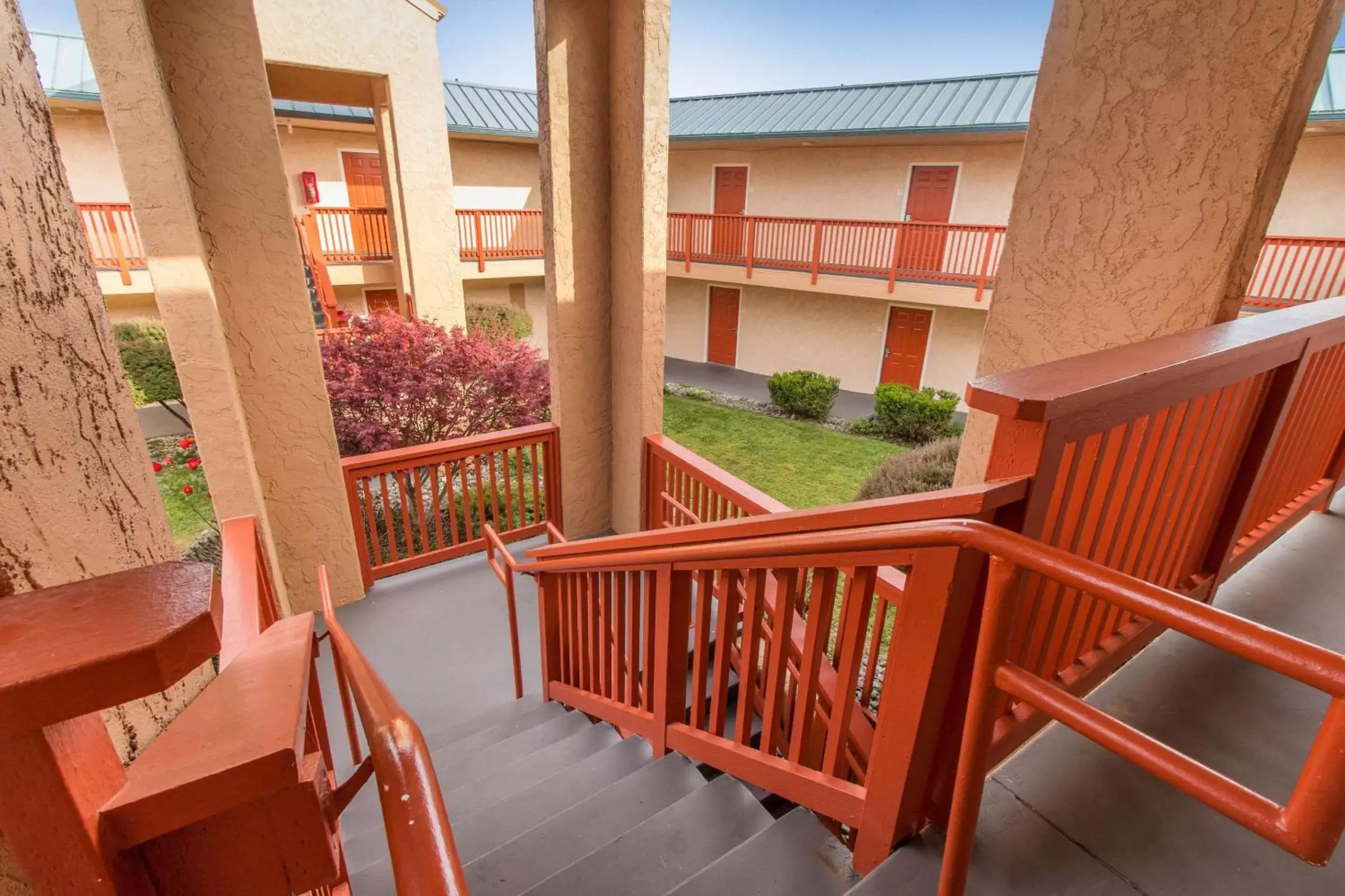 Property building in Quality Inn & Suites Redwood Coast