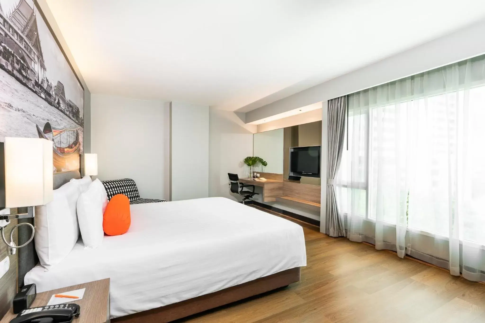 TV and multimedia, Bed in Citrus Sukhumvit 11 by Compass Hospitality