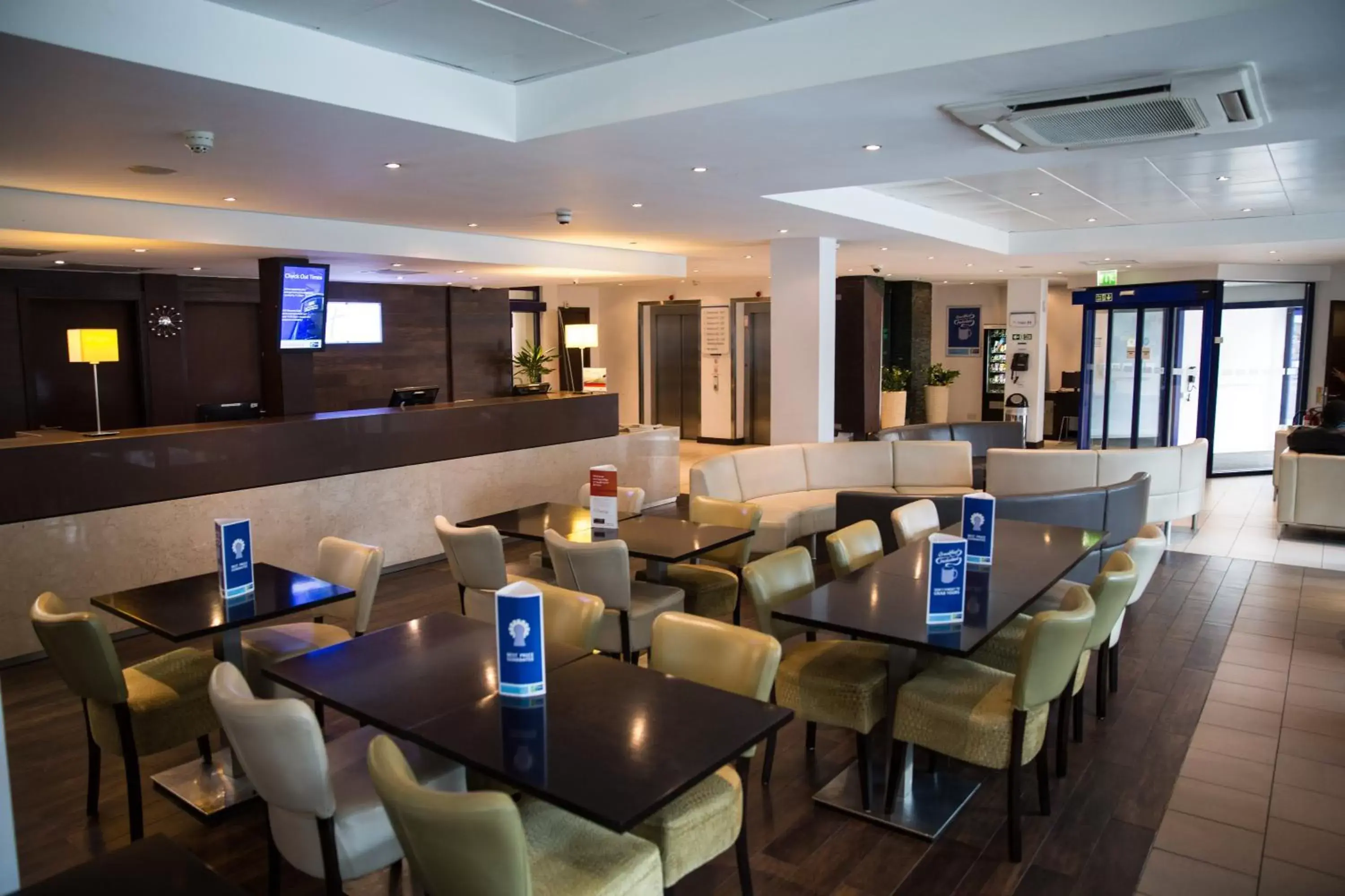 Other, Lounge/Bar in Holiday Inn Express London Stratford, an IHG Hotel