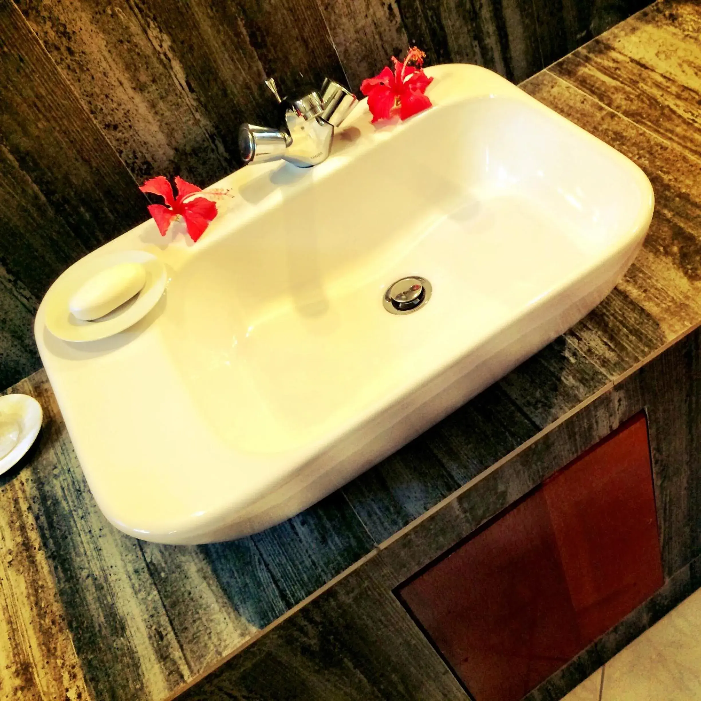 Bathroom in Eva Lanka Hotel - Beach & Wellness