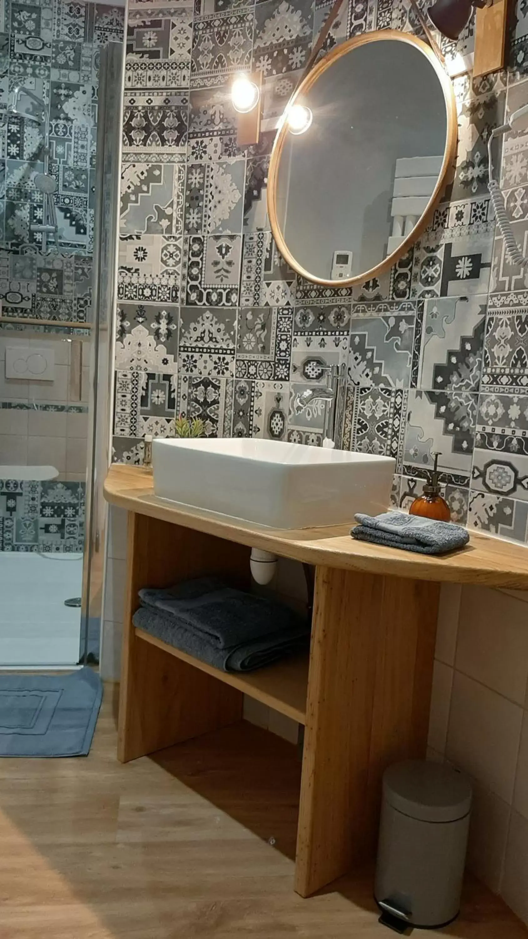 Bathroom in La Levriere d'Arc les Gray Chambre D'hotes