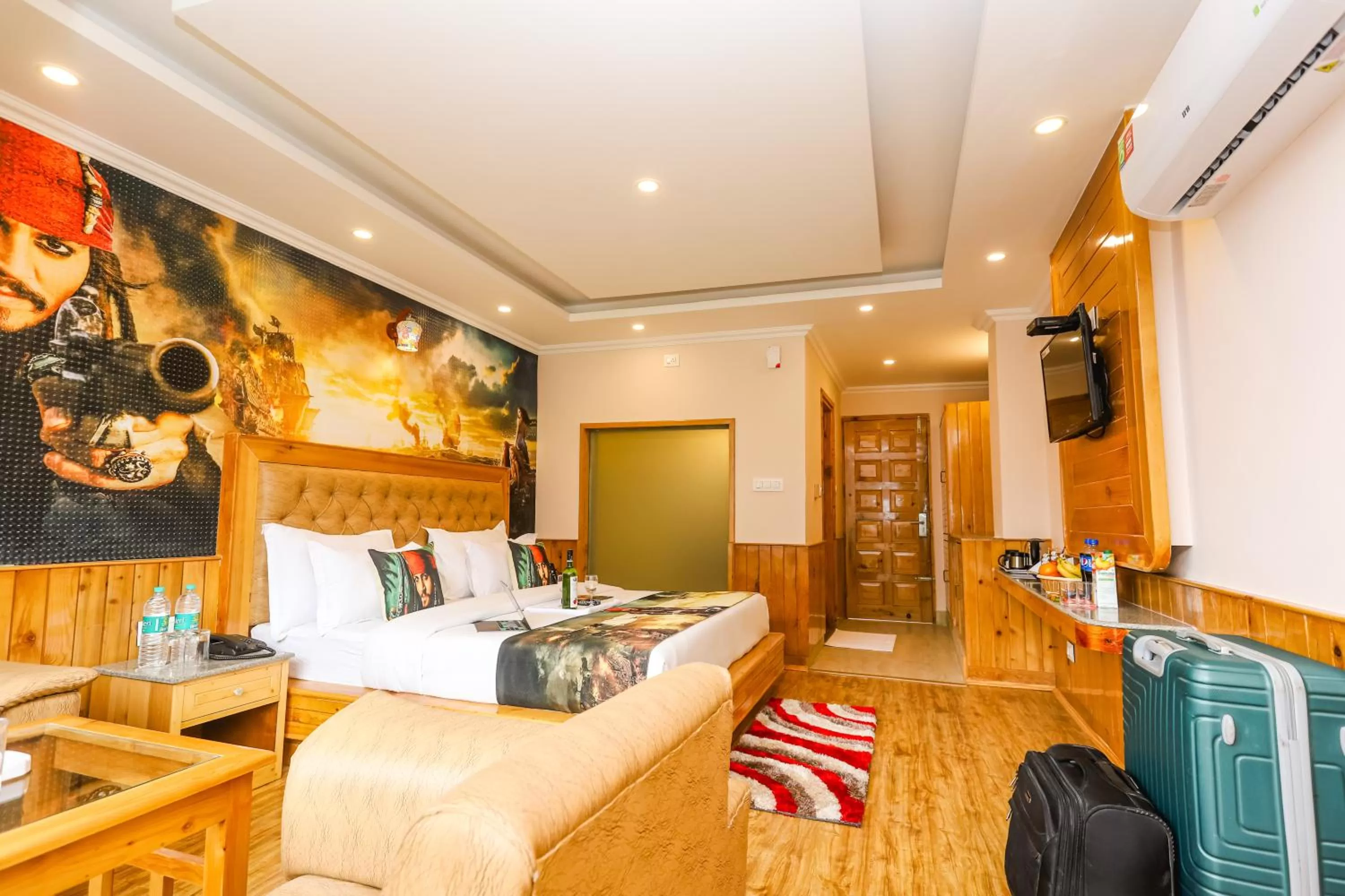 Photo of the whole room in Hotel Smugglers Mountain View - central heated & air Cooled