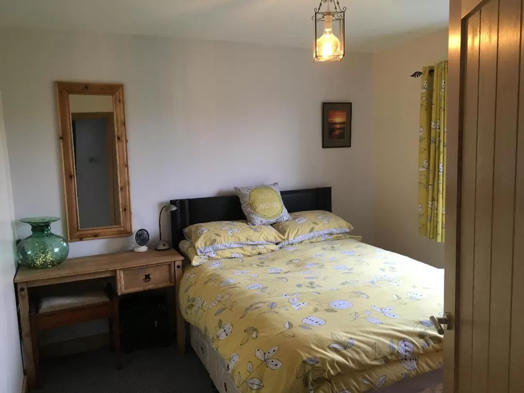 Bedroom, Bed in Jacquie's B&B -Dumfries-Room with a view - hot tub