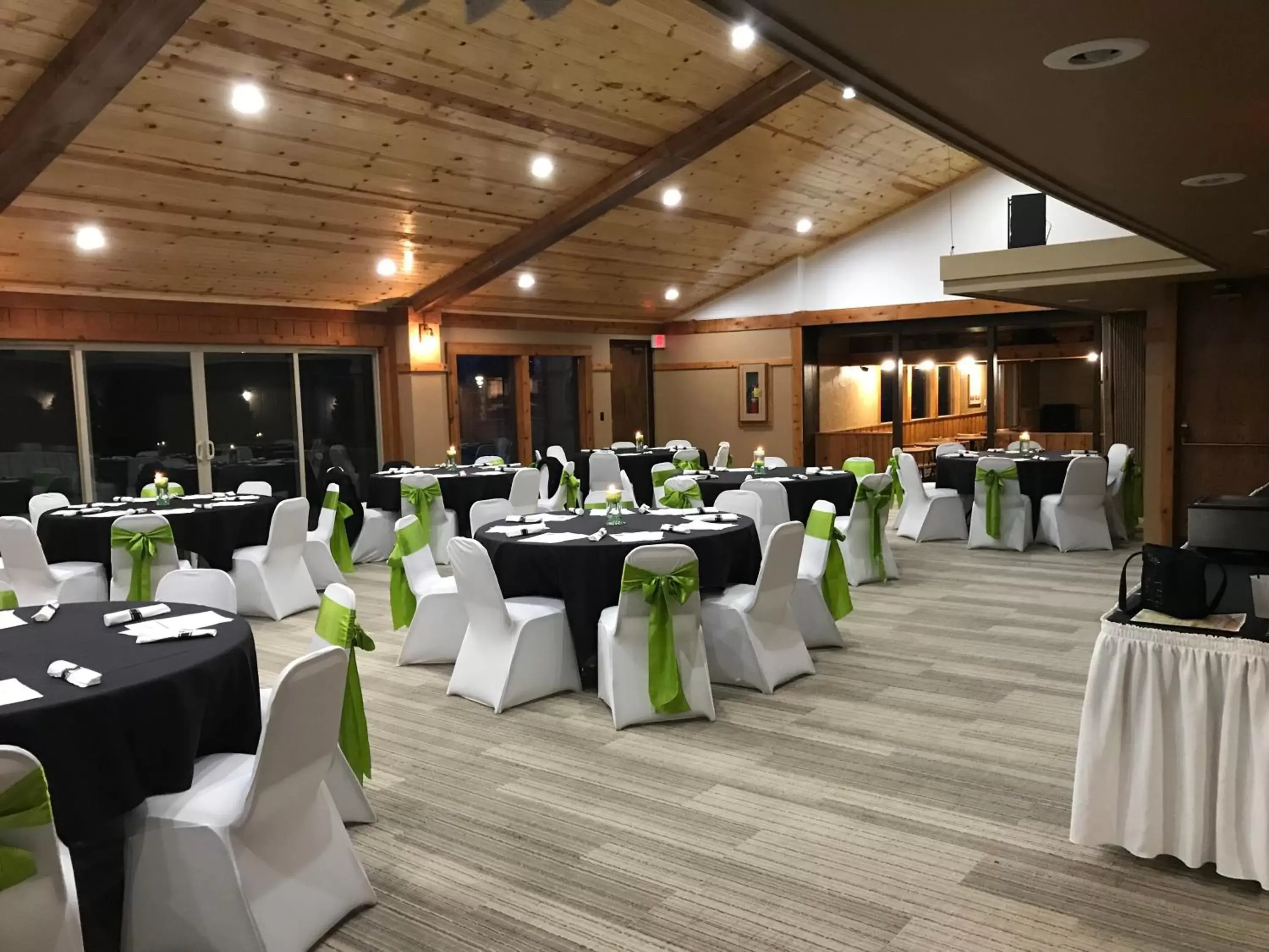 Banquet Facilities in Round Barn Lodge