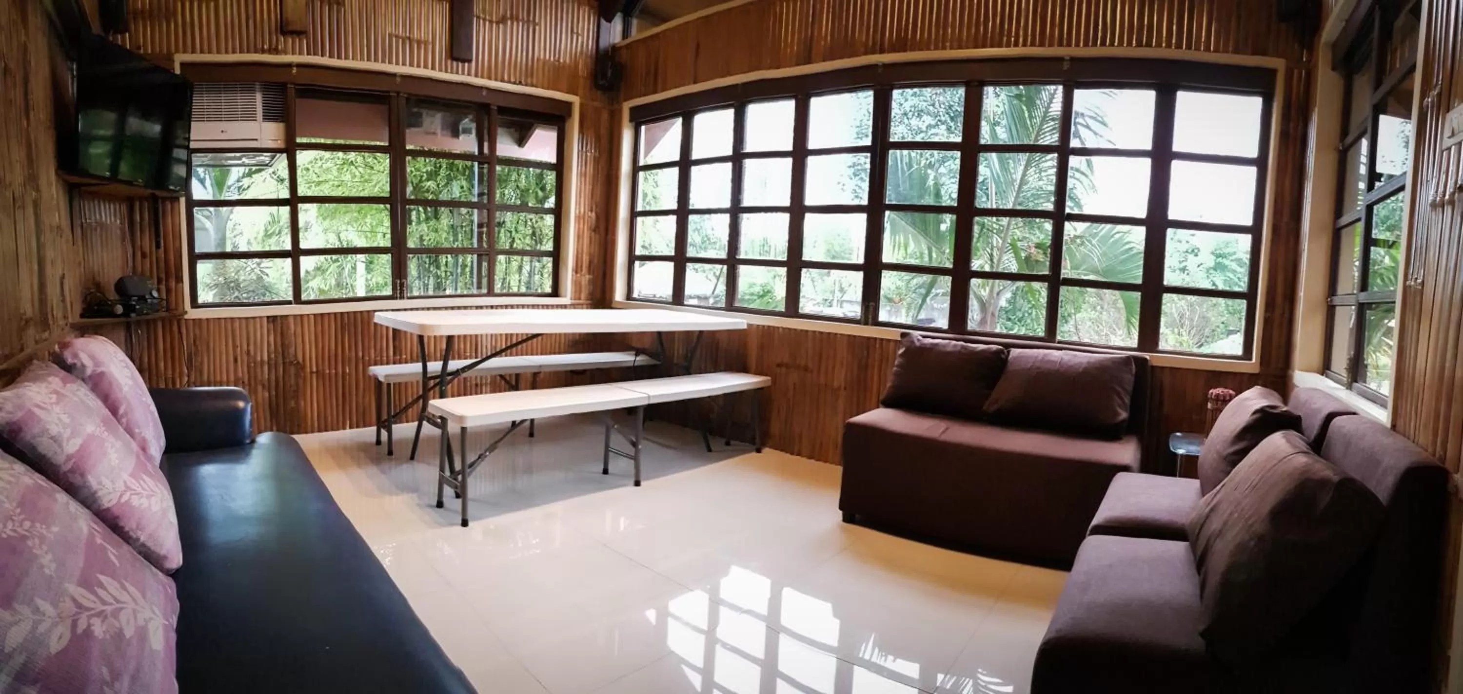 Karaoke in Zillion Pavilion Family & Business Hotel