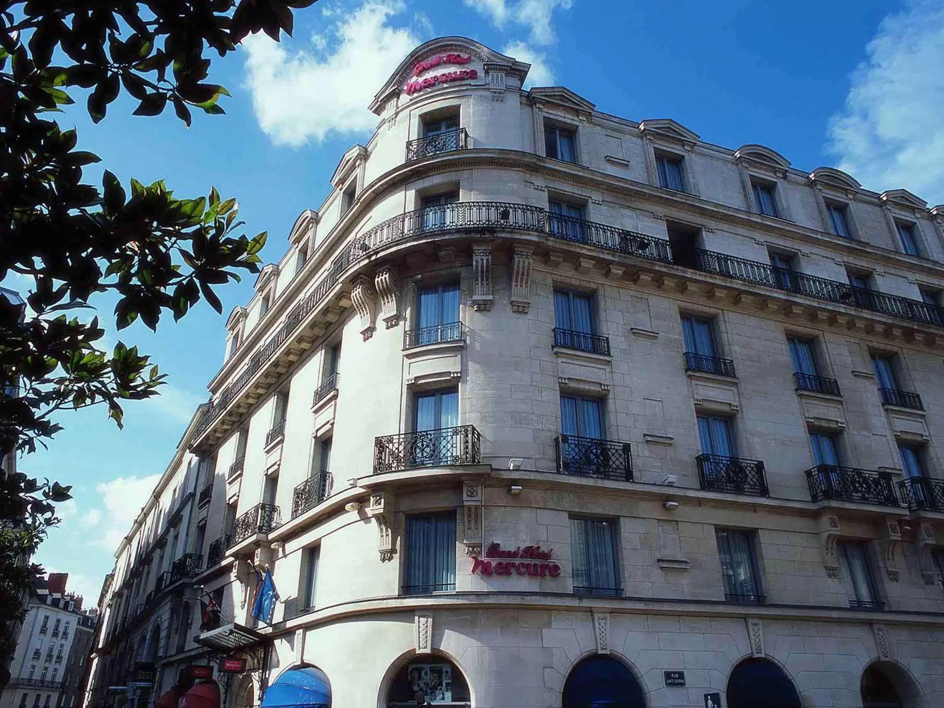 Property Building in Mercure Nantes Centre Grand Hotel