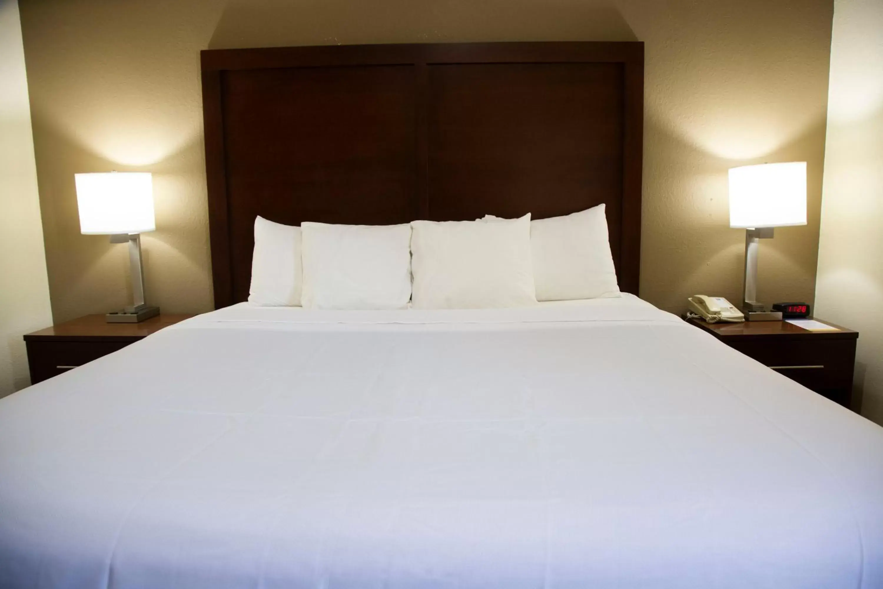 Bed in Comfort Inn & Suites Ardmore