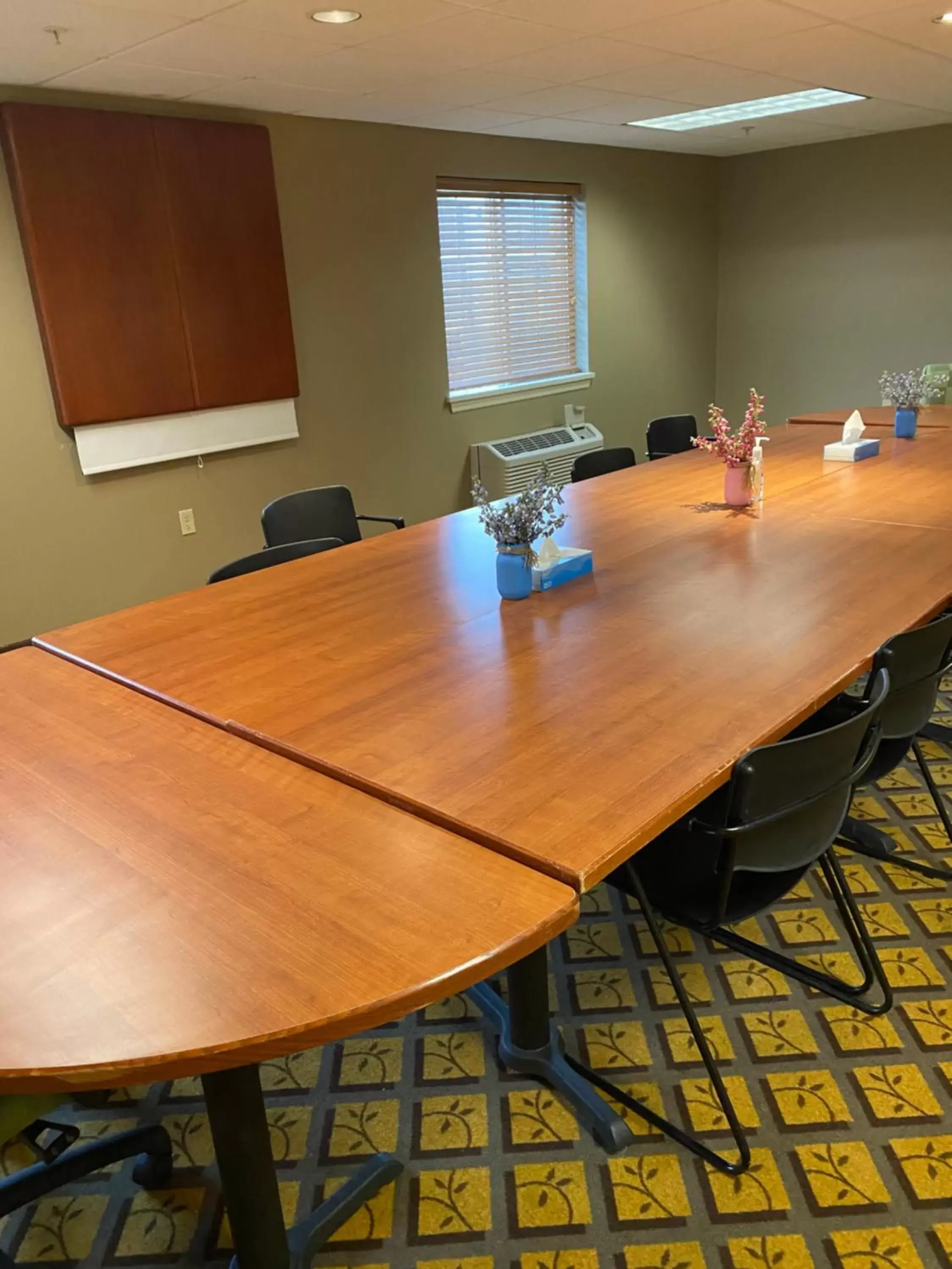 Meeting/conference room in Candlewood Williamsport, an IHG Hotel