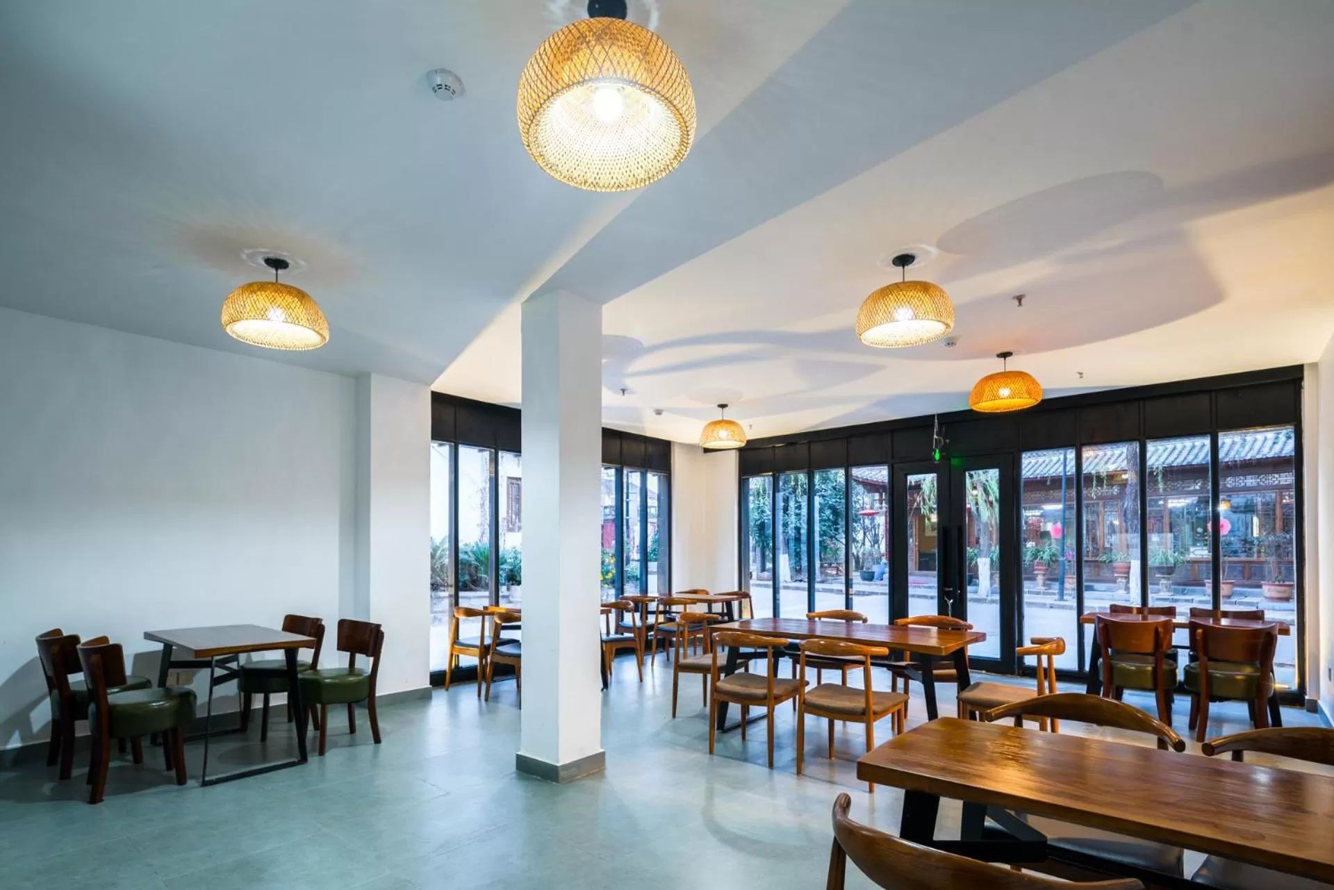 Restaurant/places to eat in Lijiang Gemmer Hotel