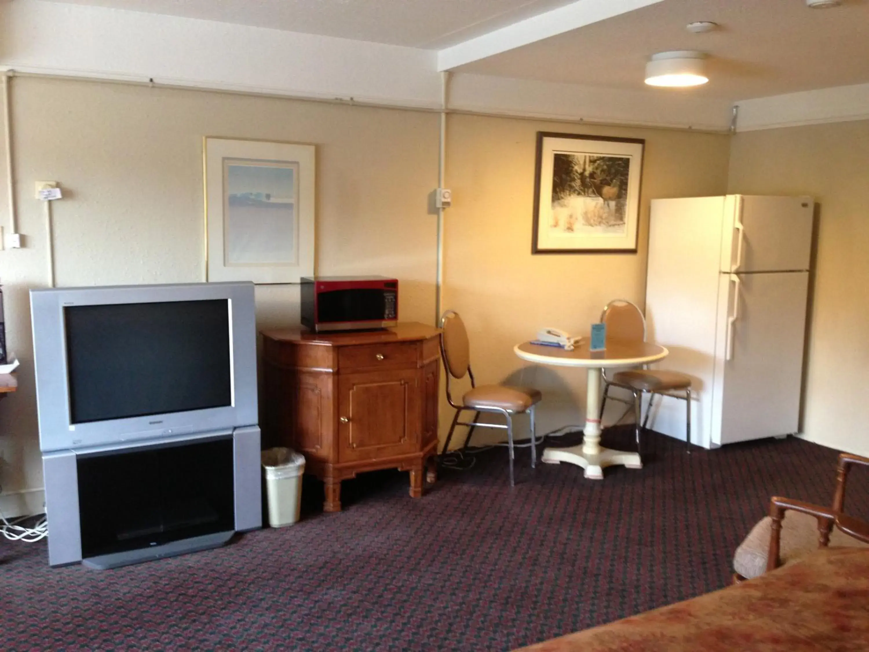 TV and multimedia, TV/Entertainment Center in Moby Dick Inn