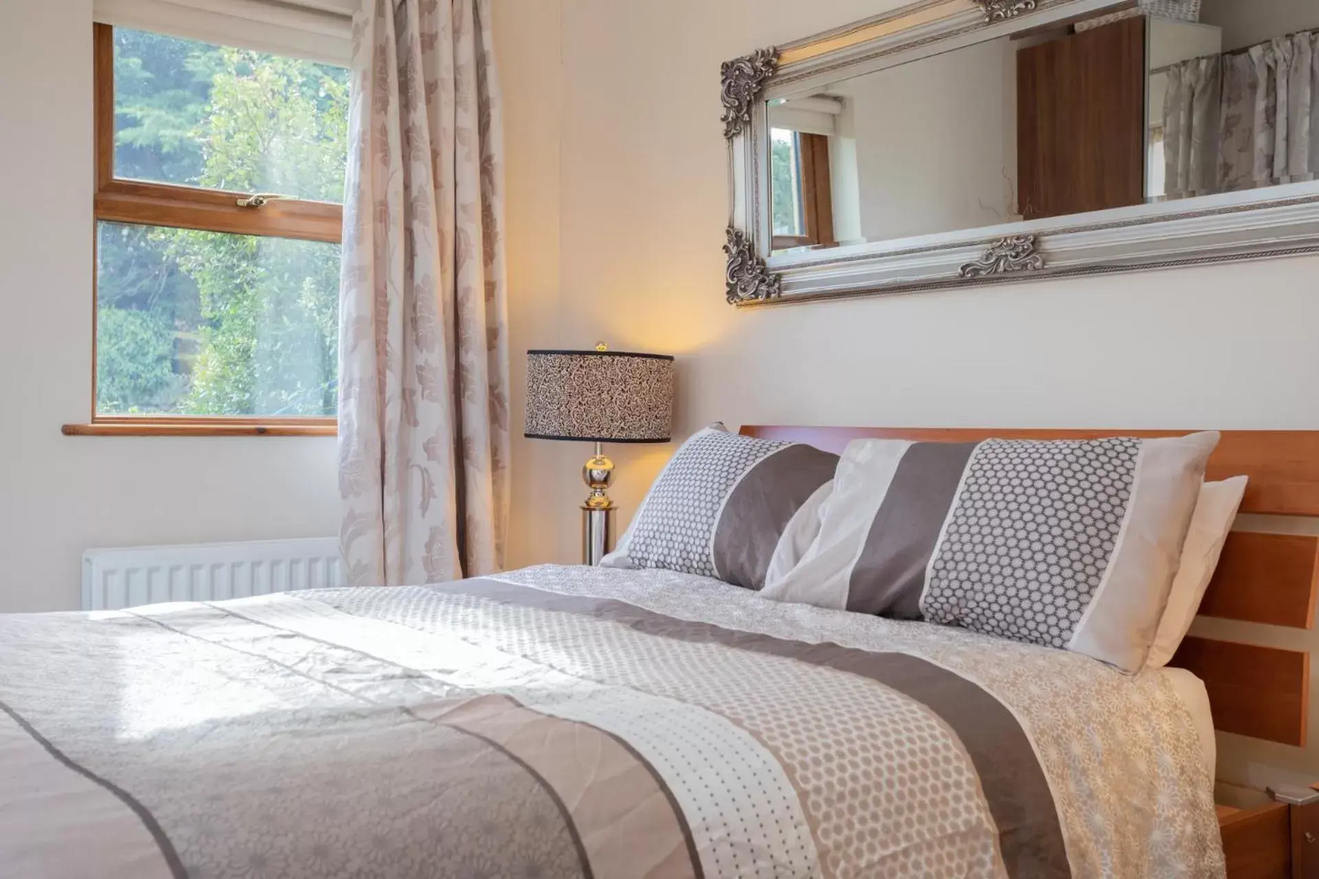 Bedroom, Bed in Dunhill Cottage B&B