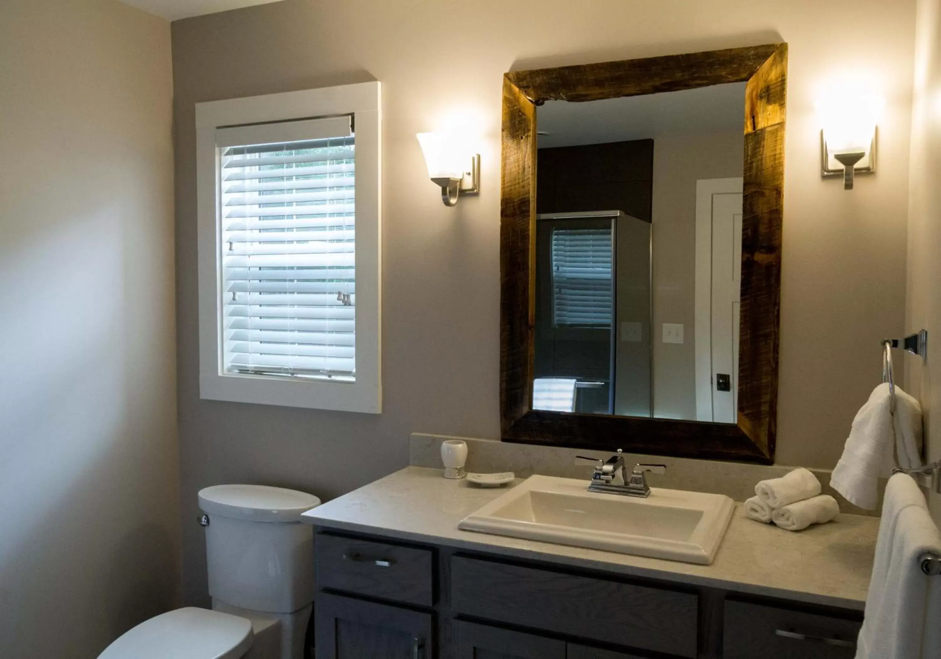 Day, Bathroom in Lake Placid Inn: Residences
