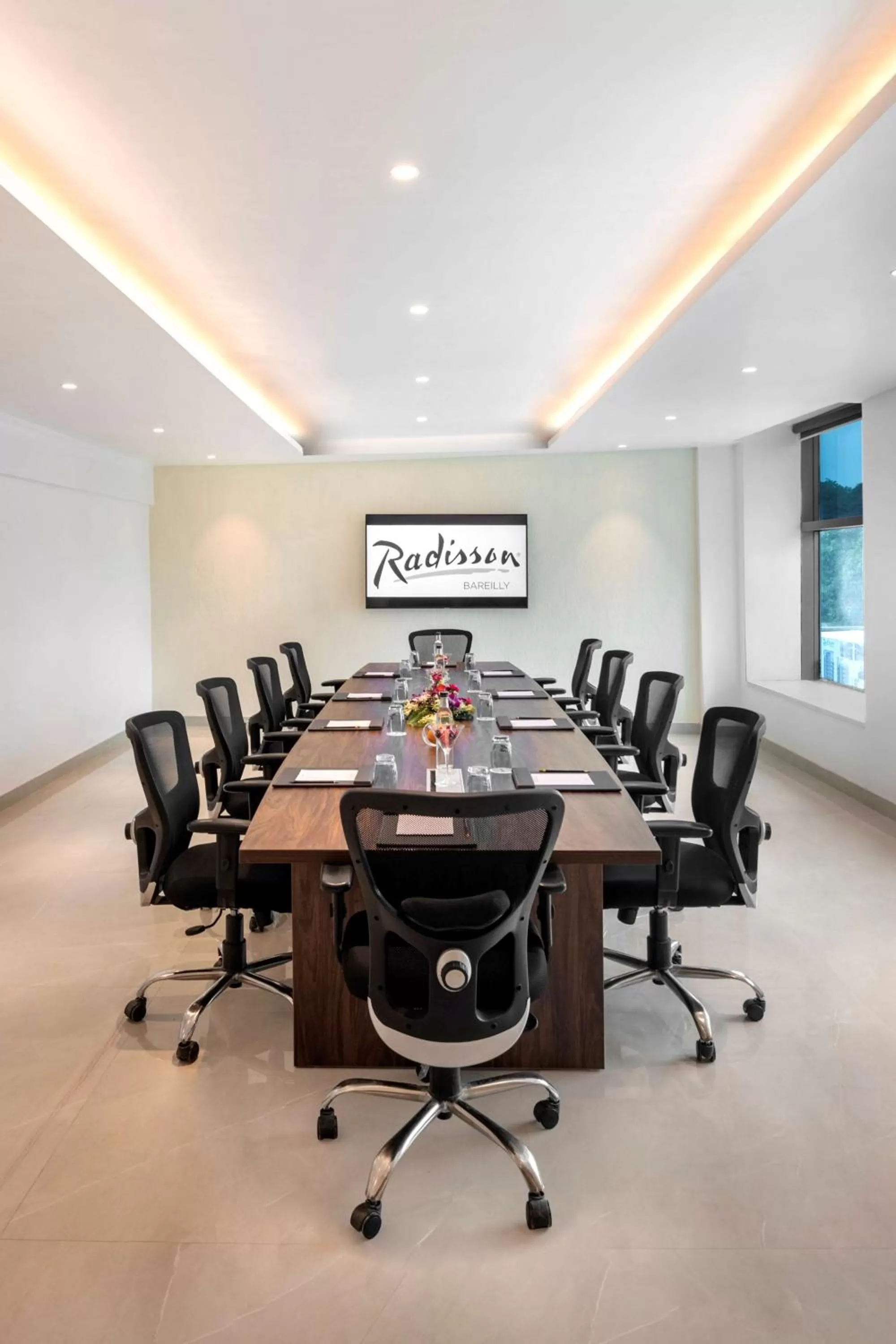 Meeting/conference room in Radisson Hotel Bareilly Airport