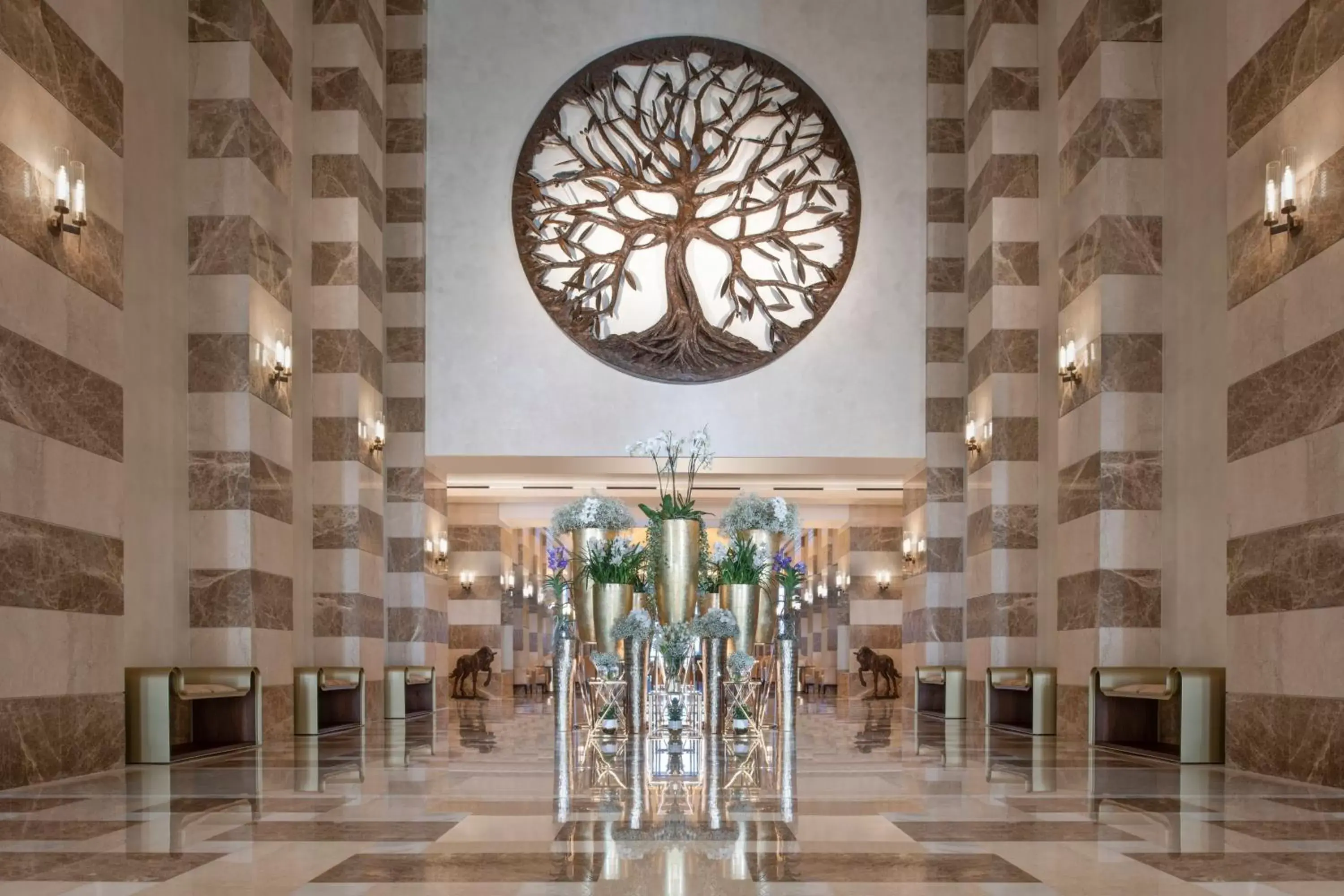 Lobby or reception in The St. Regis Doha