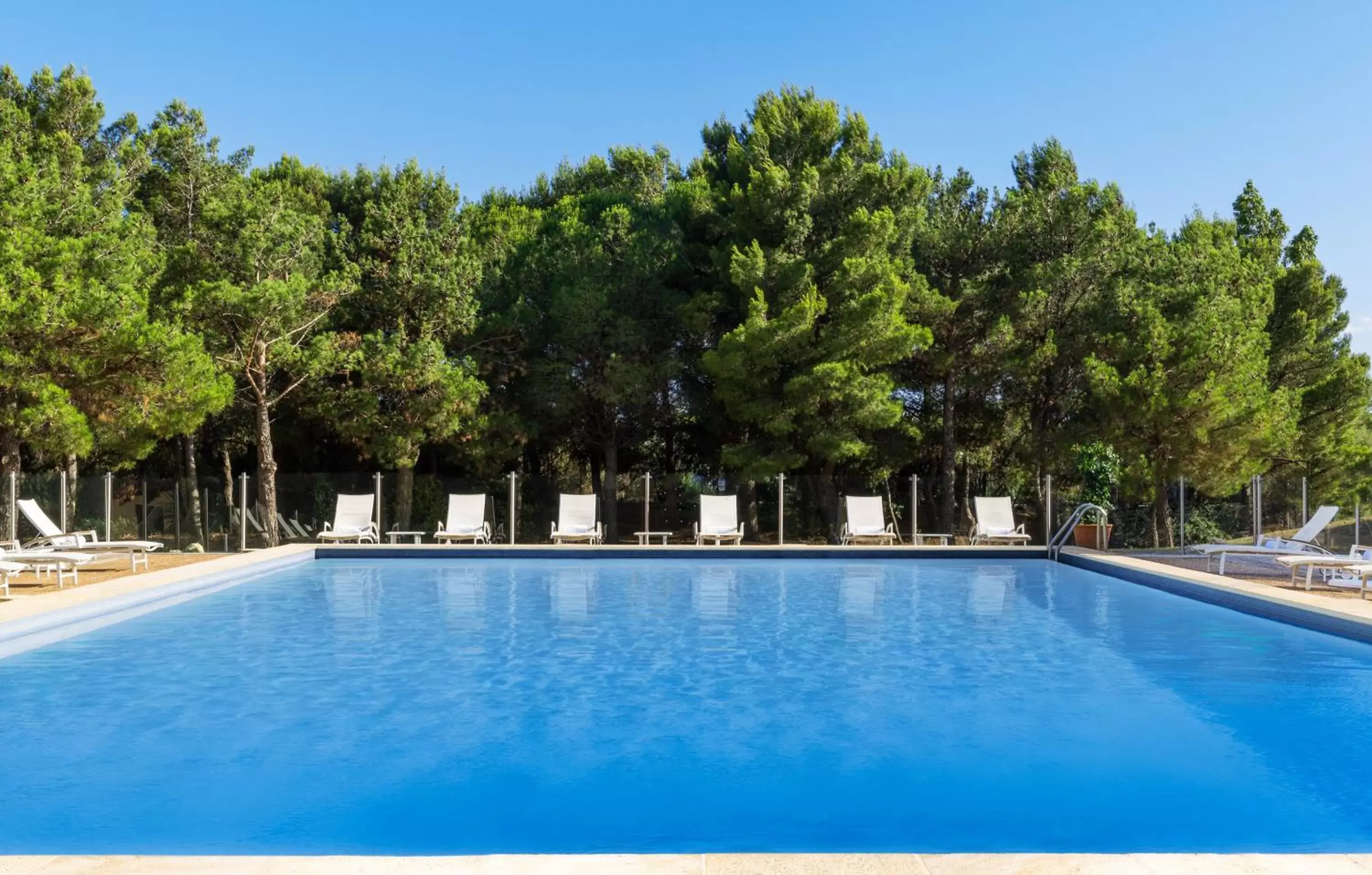 Swimming Pool in Hilton Garden Inn Marseille Provence Airport