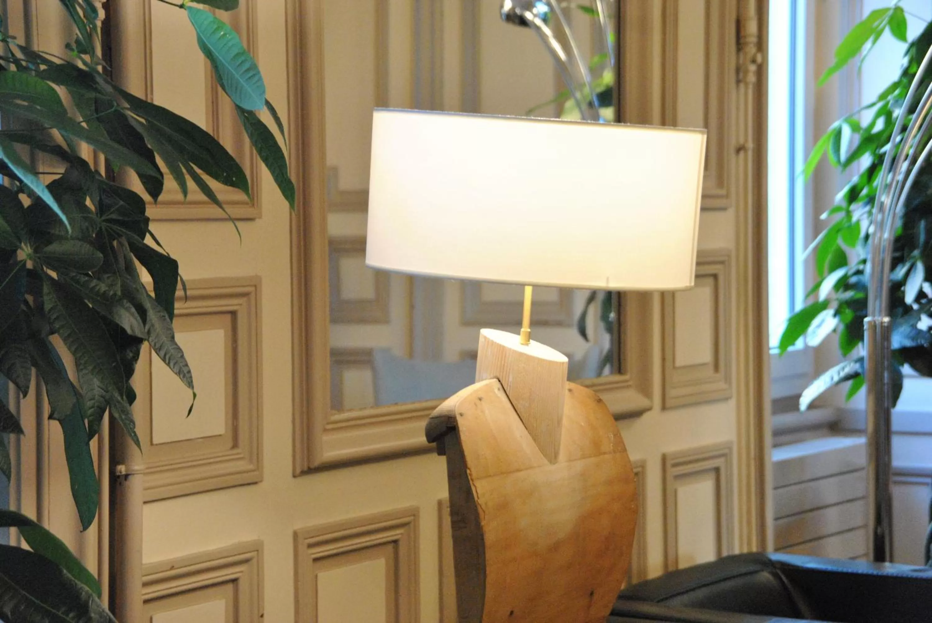 Communal lounge/ TV room in Logis Hôtel de l'Europe