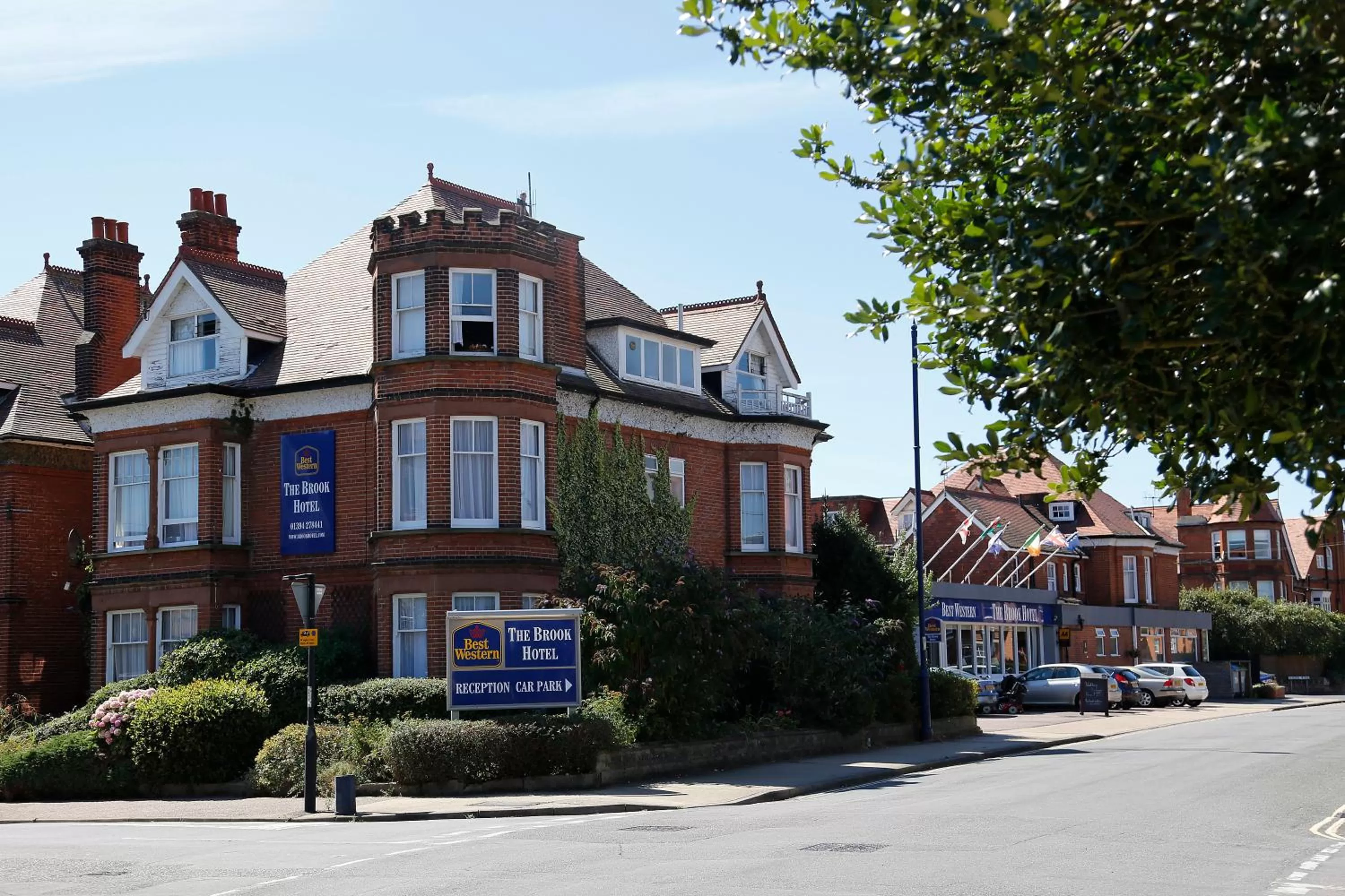 Facade/entrance, Property Building in Best Western Brook Hotel
