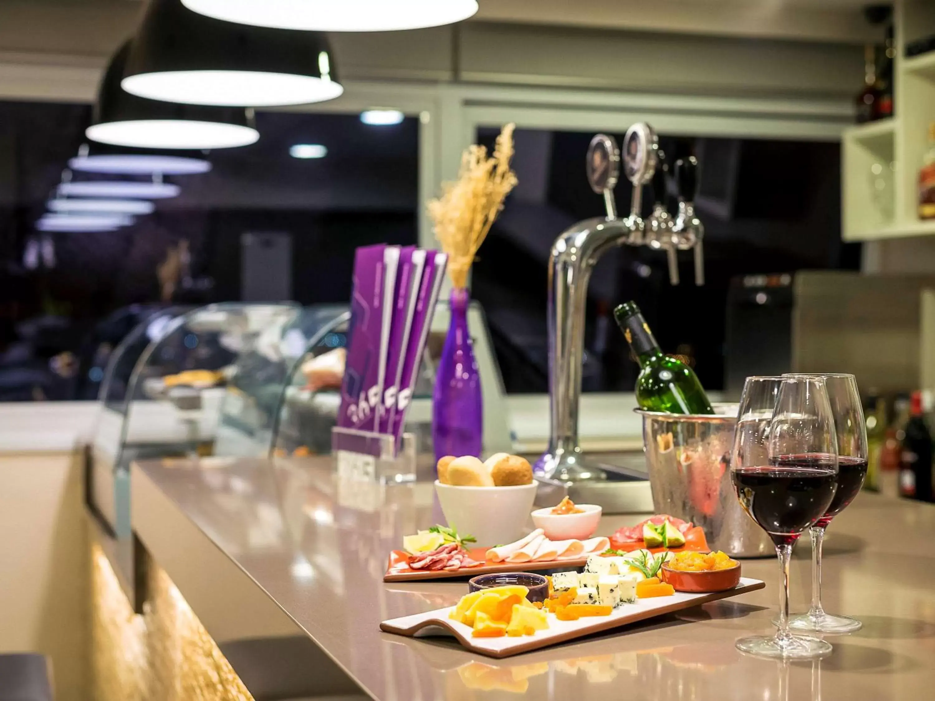 Lounge or bar in Novotel Santos Gonzaga