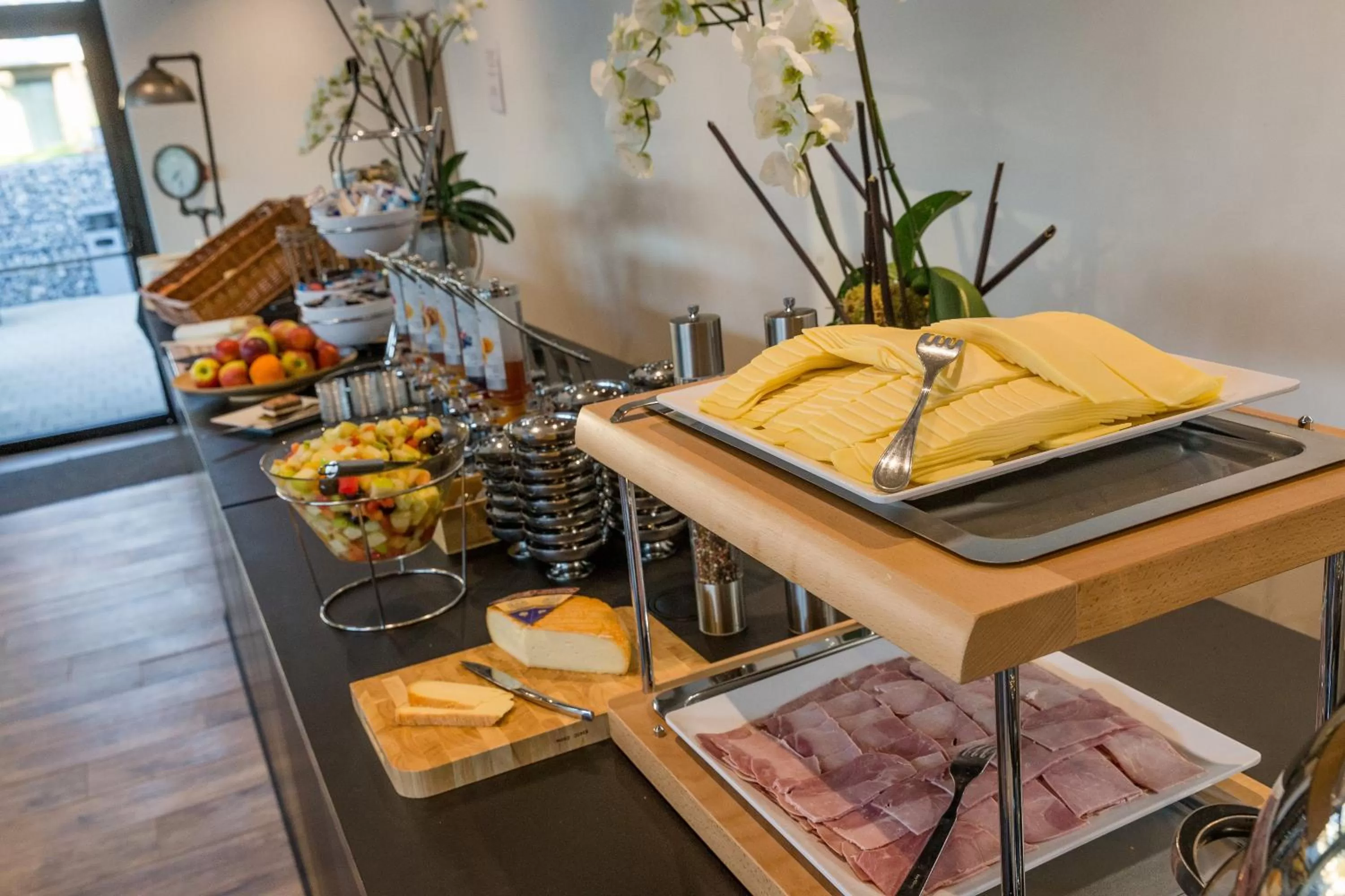 Breakfast in Golden Lakes Hotel