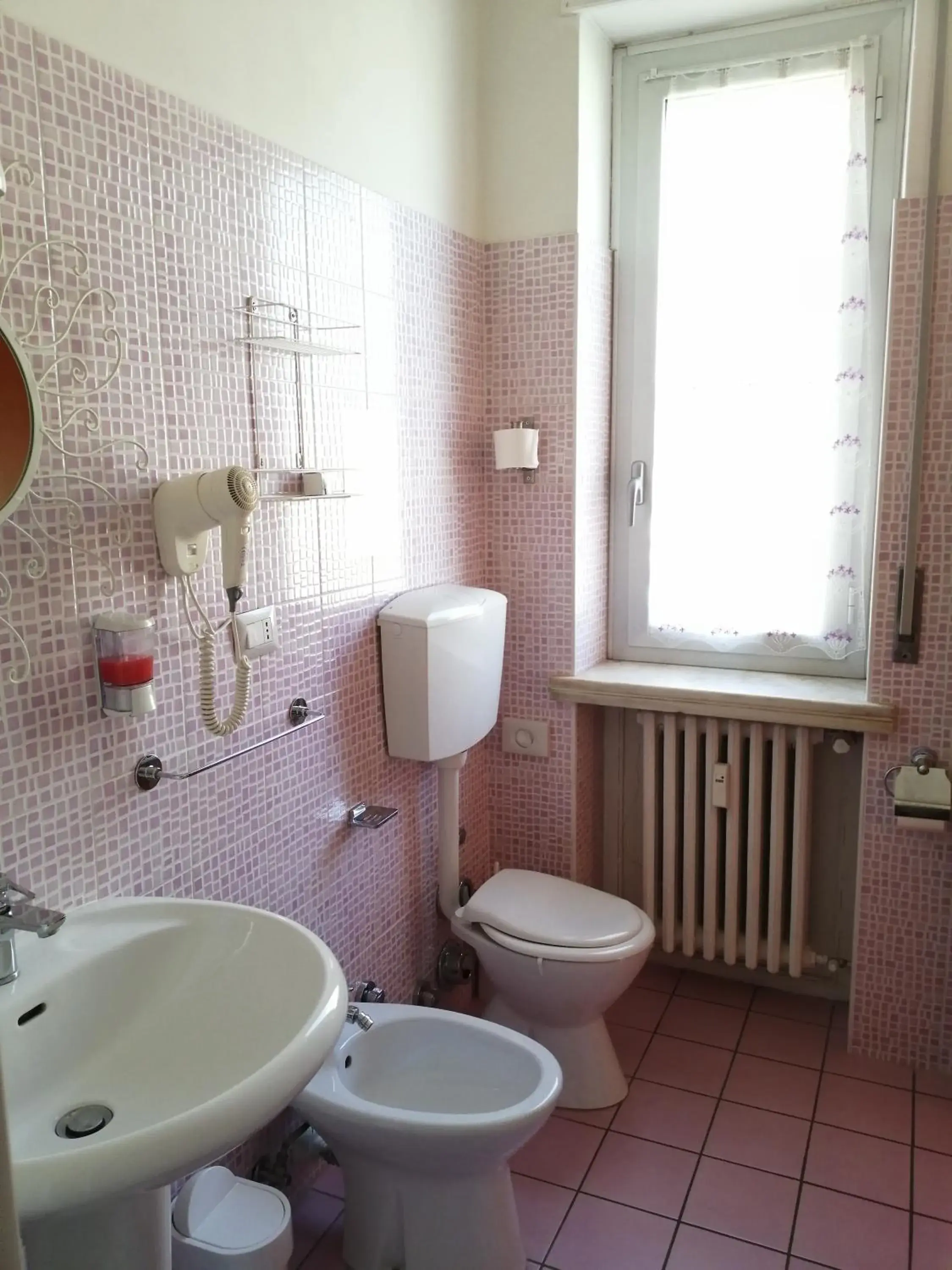 Bathroom in Hotel Serenella
