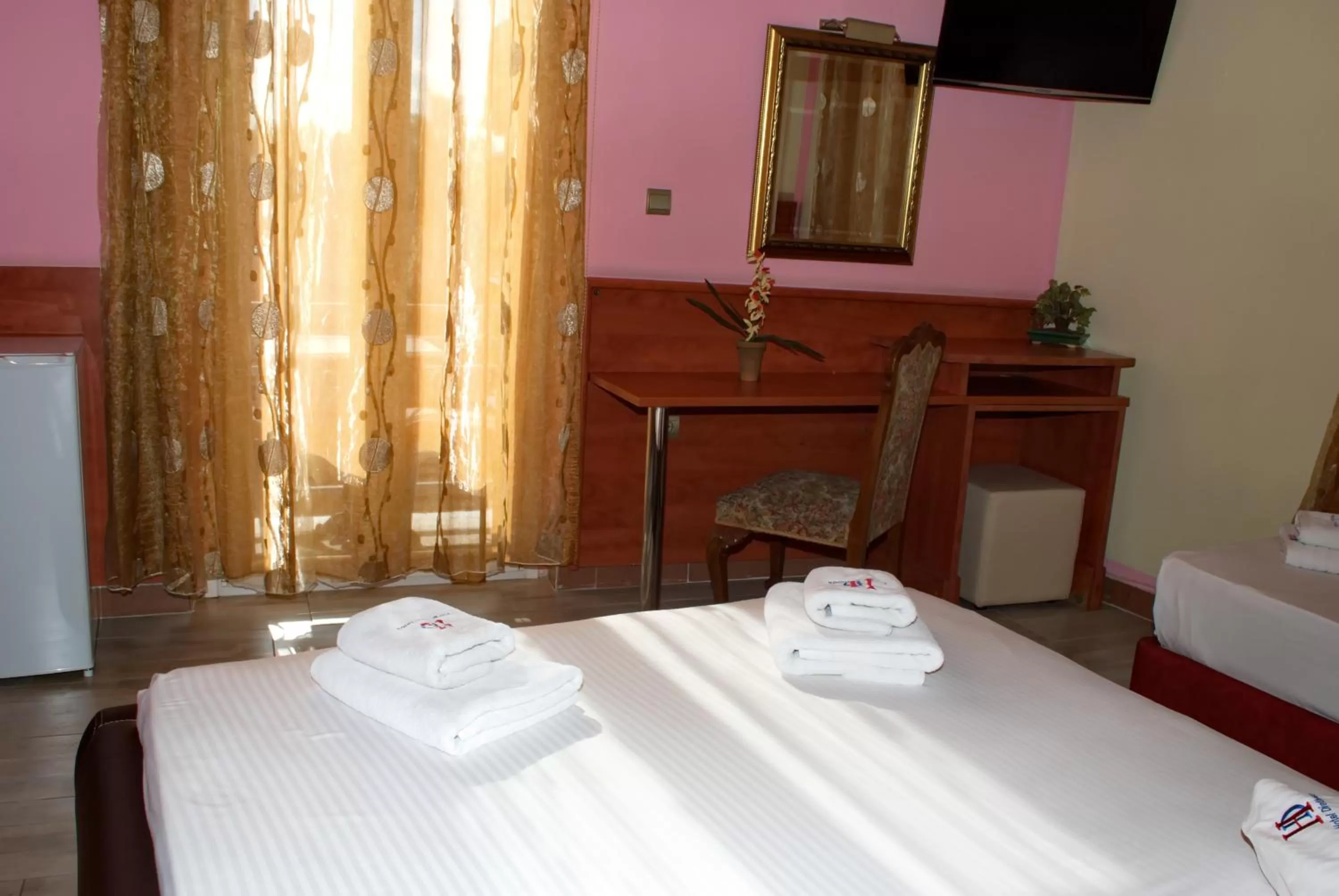 Bed in Diethnes Hotel