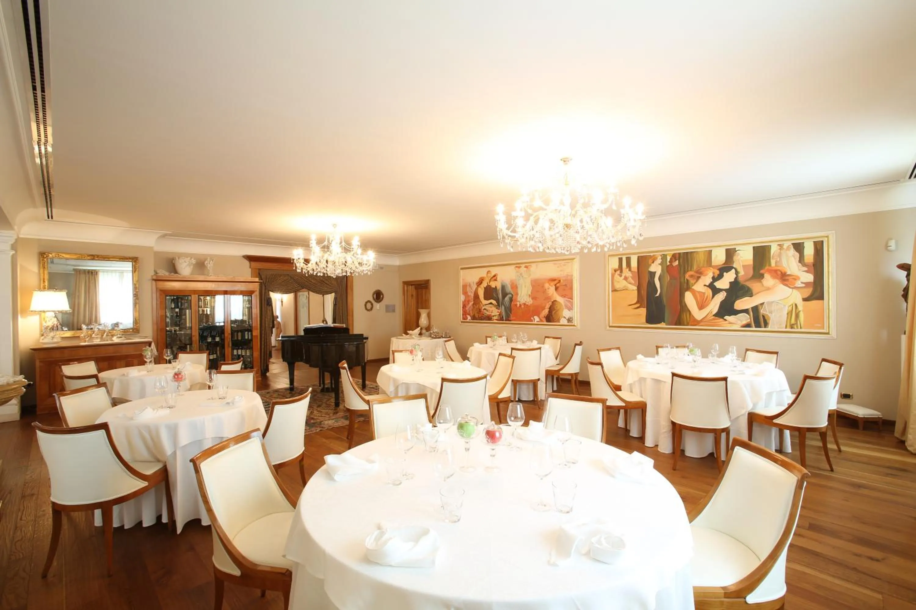 Restaurant/places to eat in Le Muse Hotel