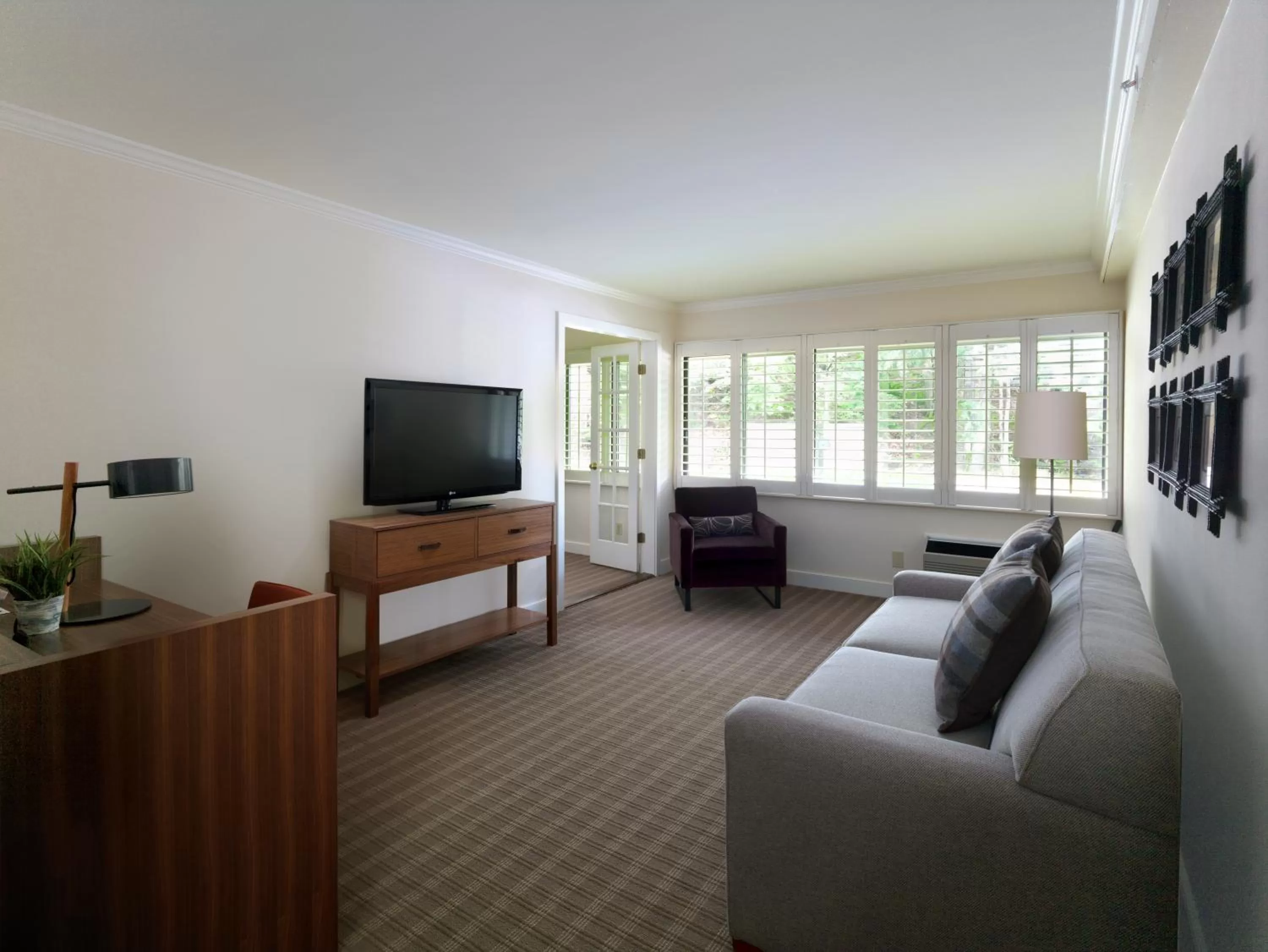 TV and multimedia in Topnotch Resort