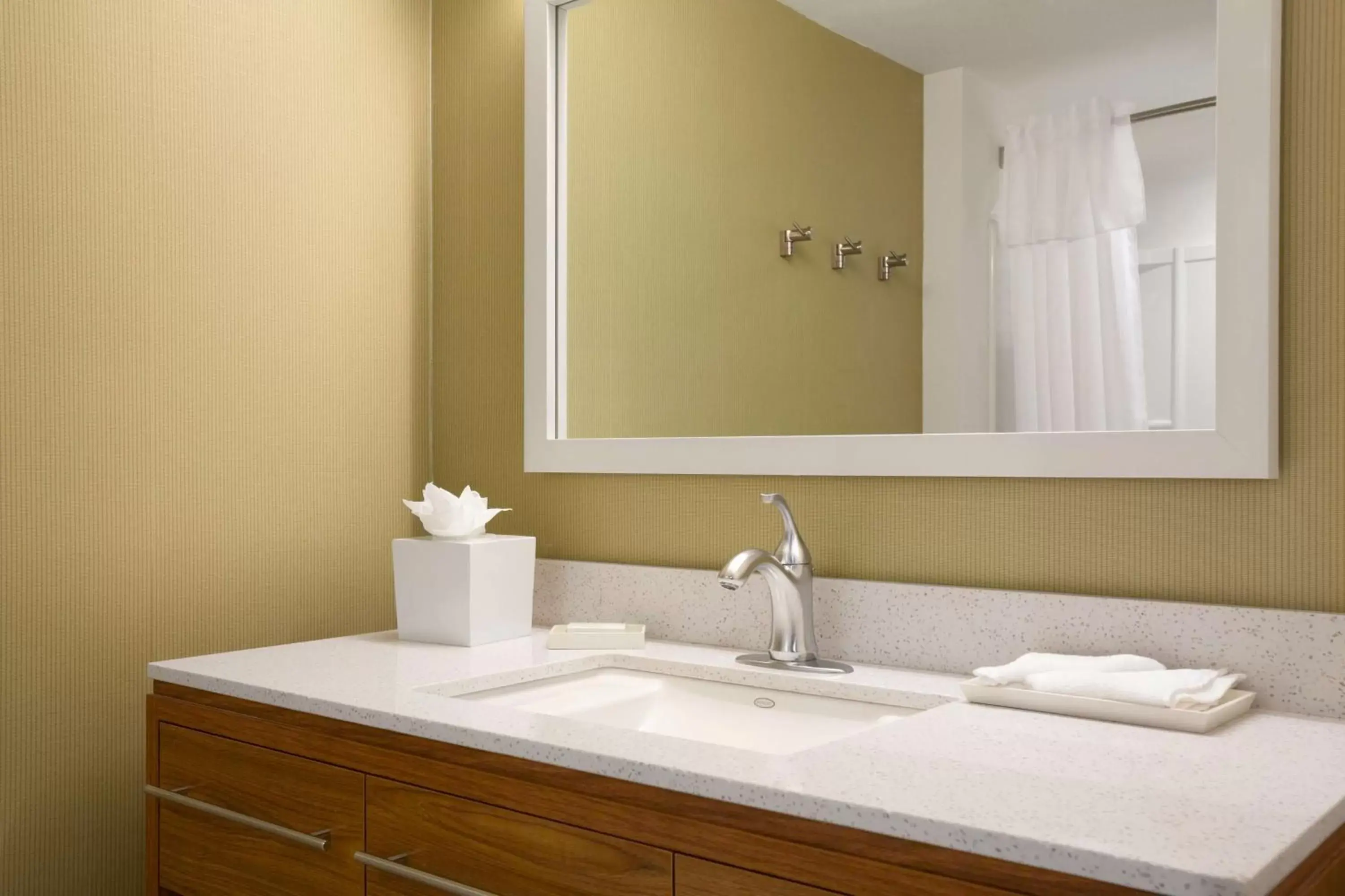 Bathroom in Home2 Suites by Hilton Rahway