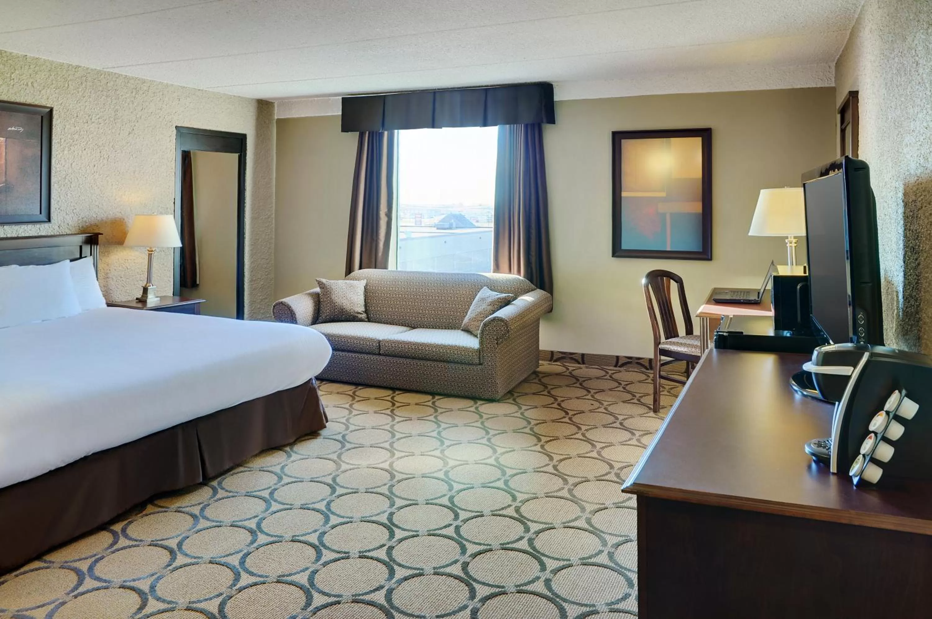 Day, Bed in Radisson Hotel Fort St John